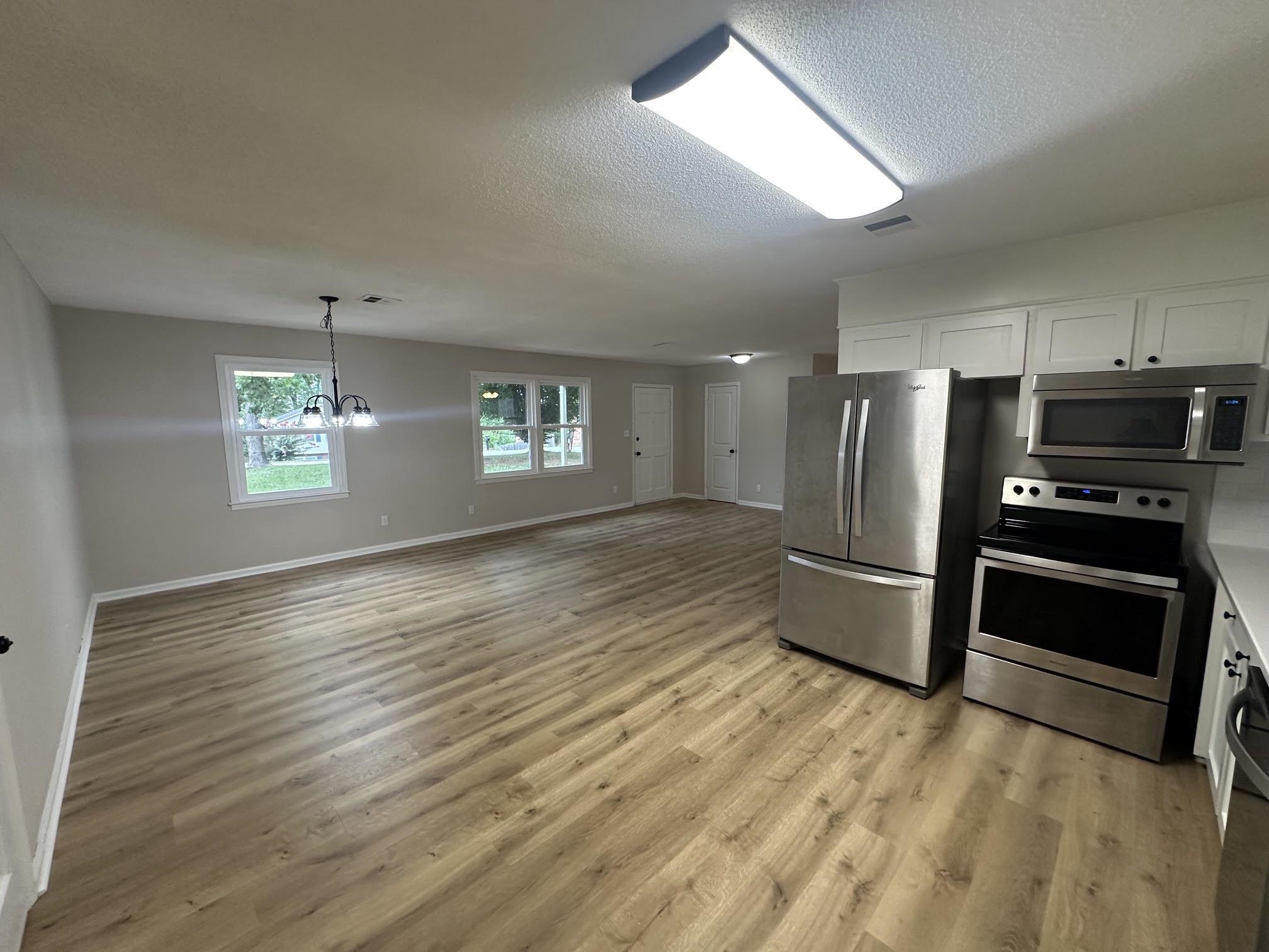 220 River Forest Drive Property Photo 6