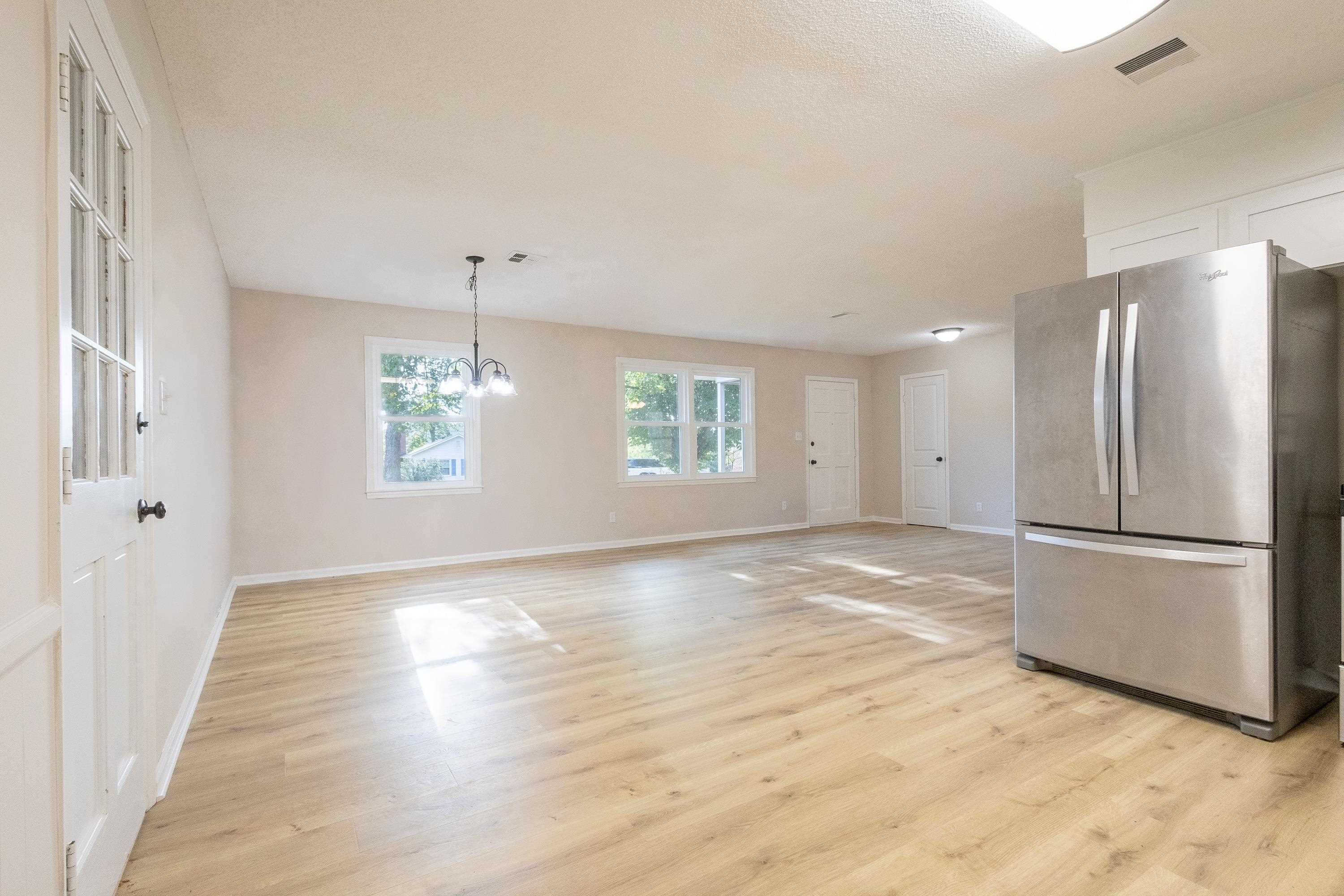 220 River Forest Drive Property Photo 6