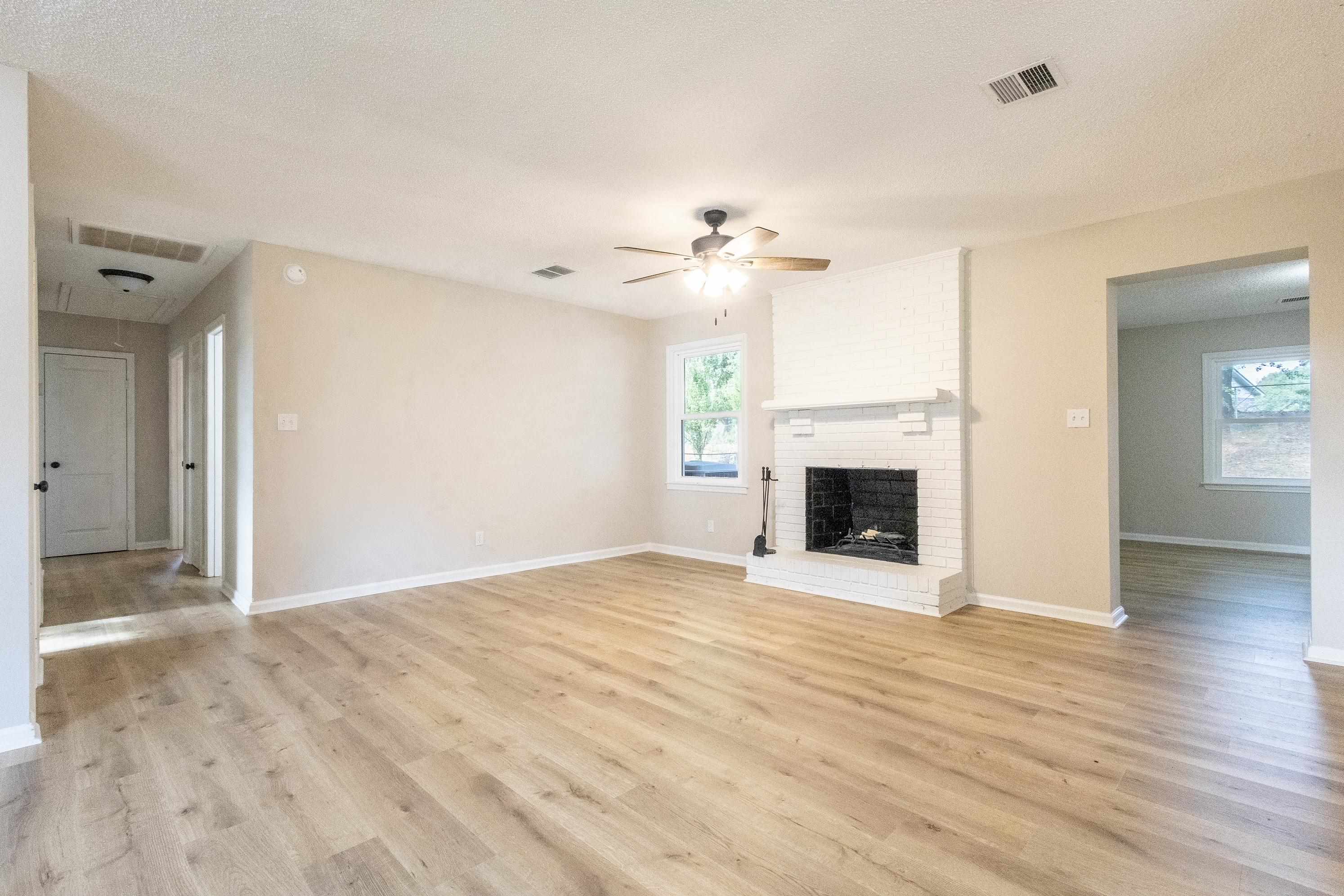 220 River Forest Drive Property Photo 8