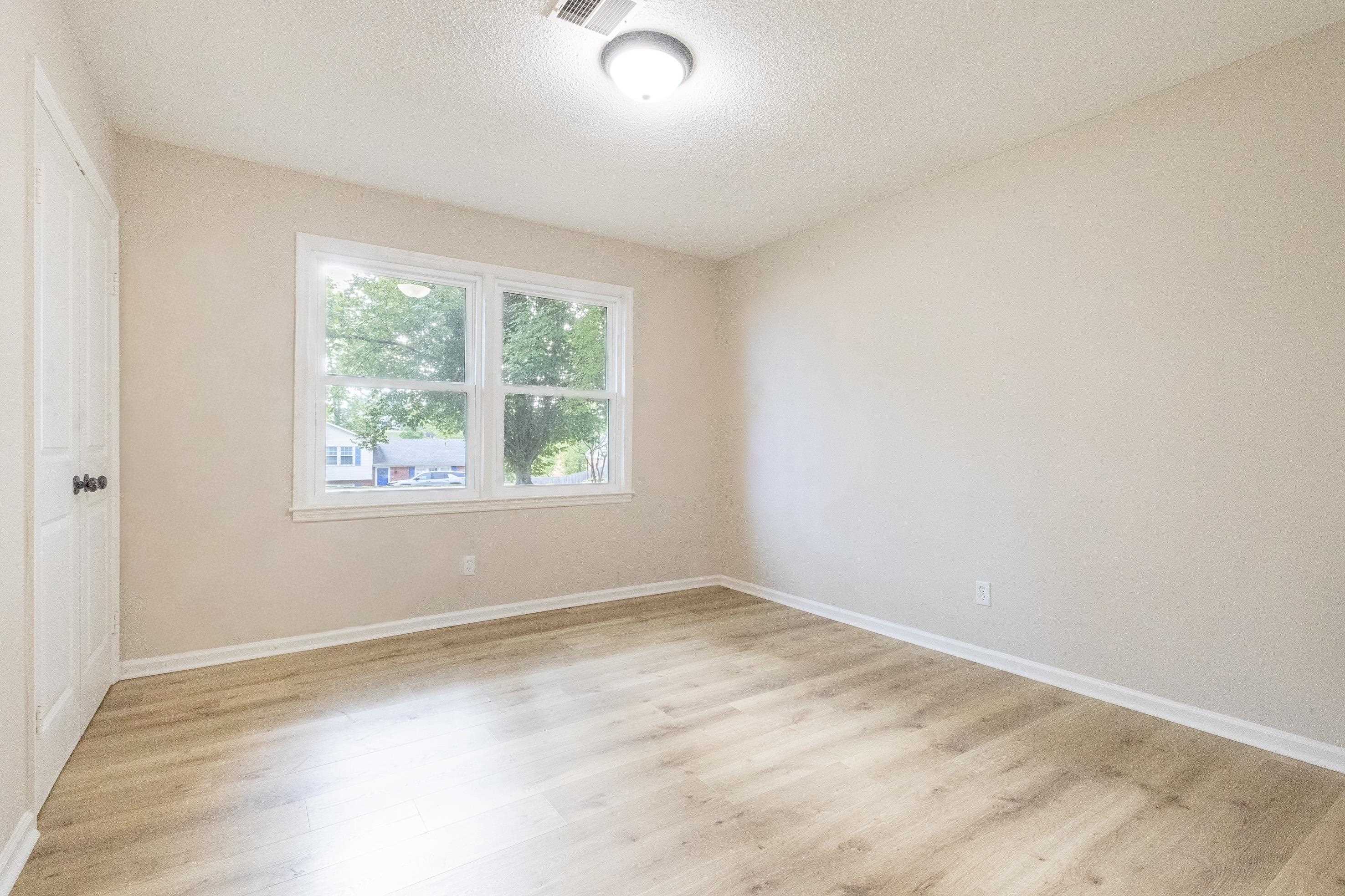 220 River Forest Drive Property Photo 10