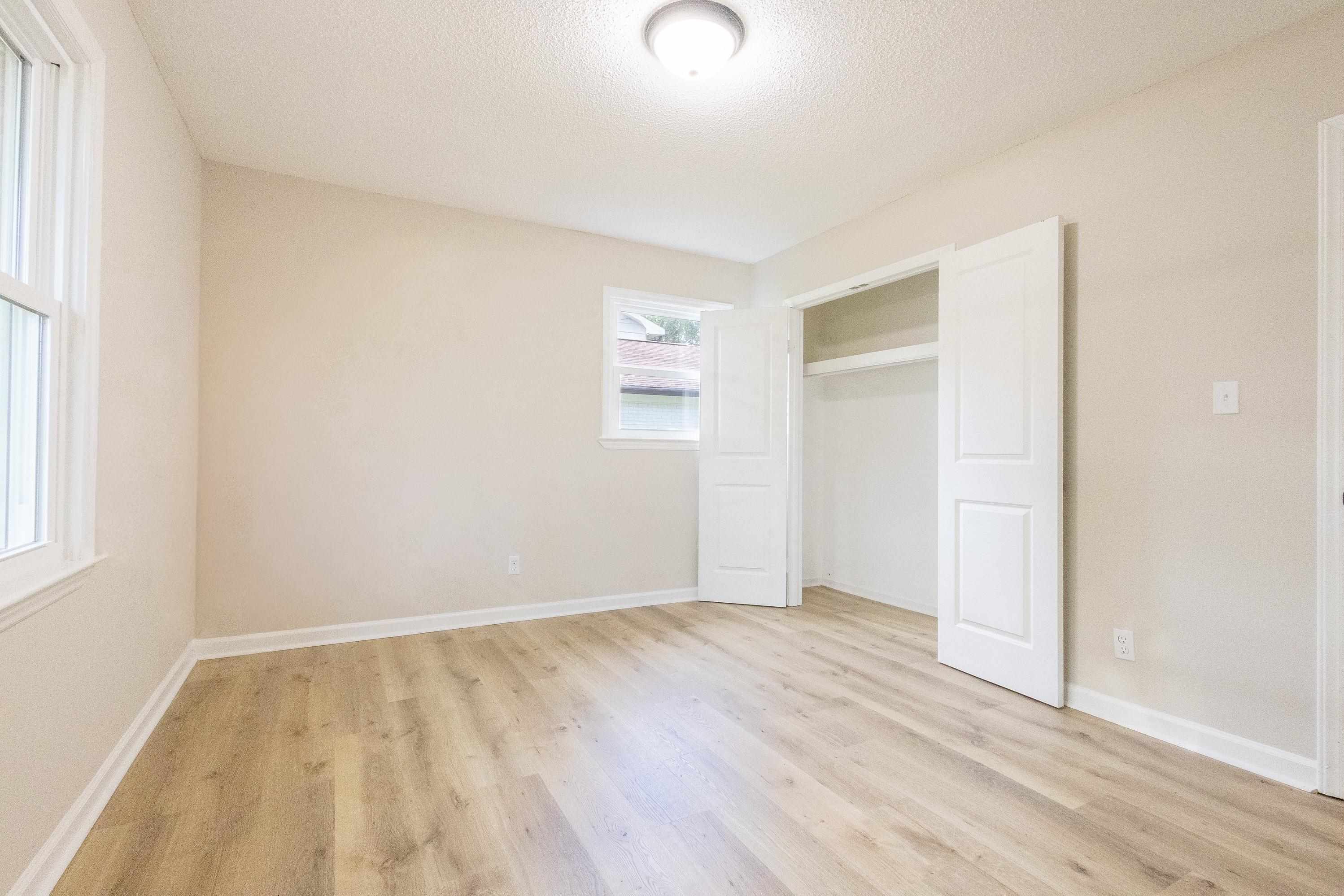 220 River Forest Drive Property Photo 13