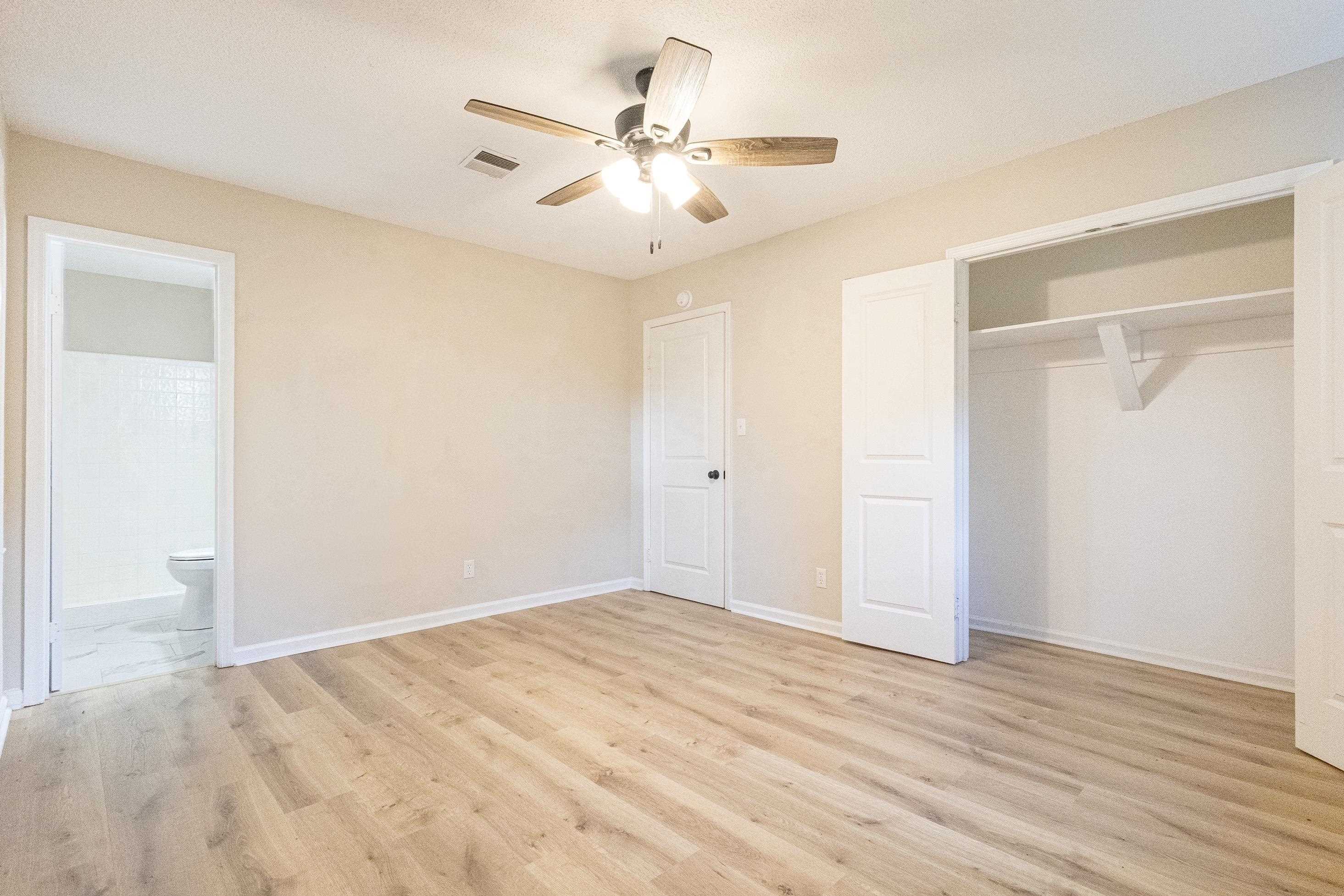 220 River Forest Drive Property Photo 15