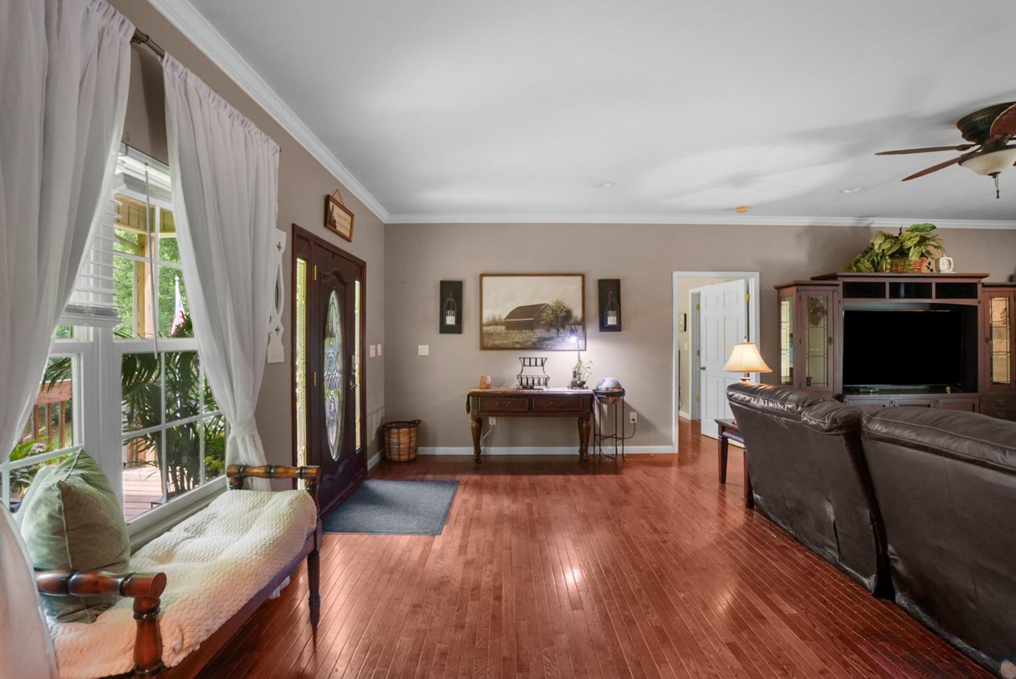 90 King Road Property Photo 3