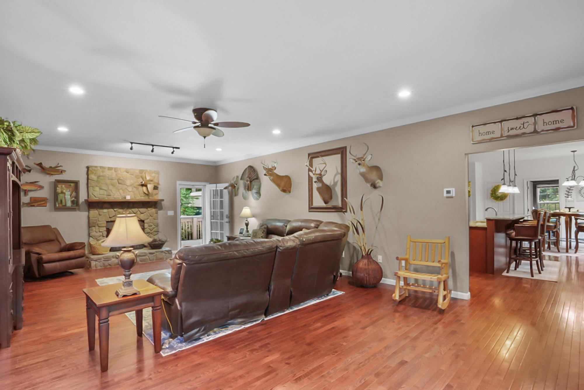 90 King Road Property Photo 4