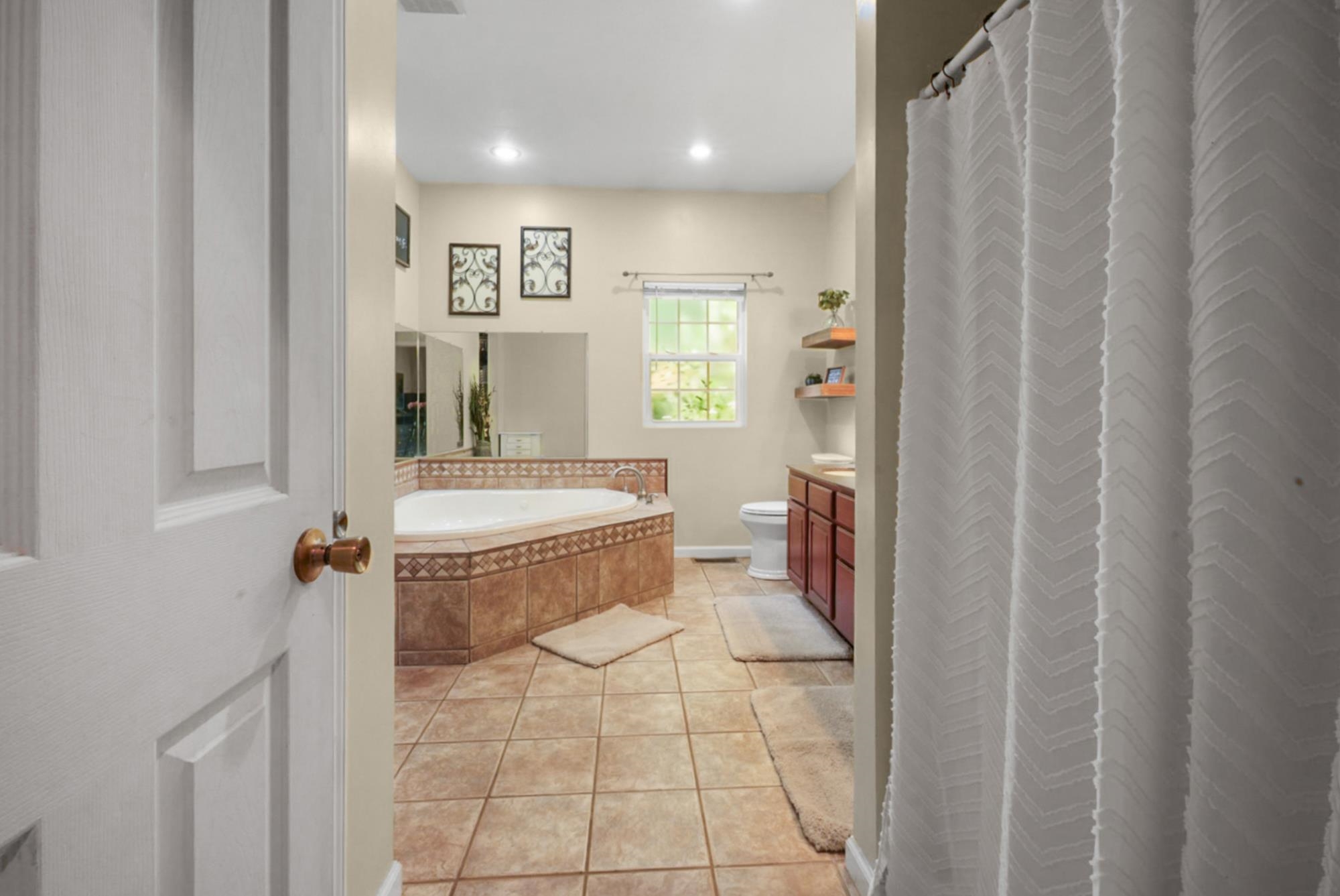 90 King Road Property Photo 23