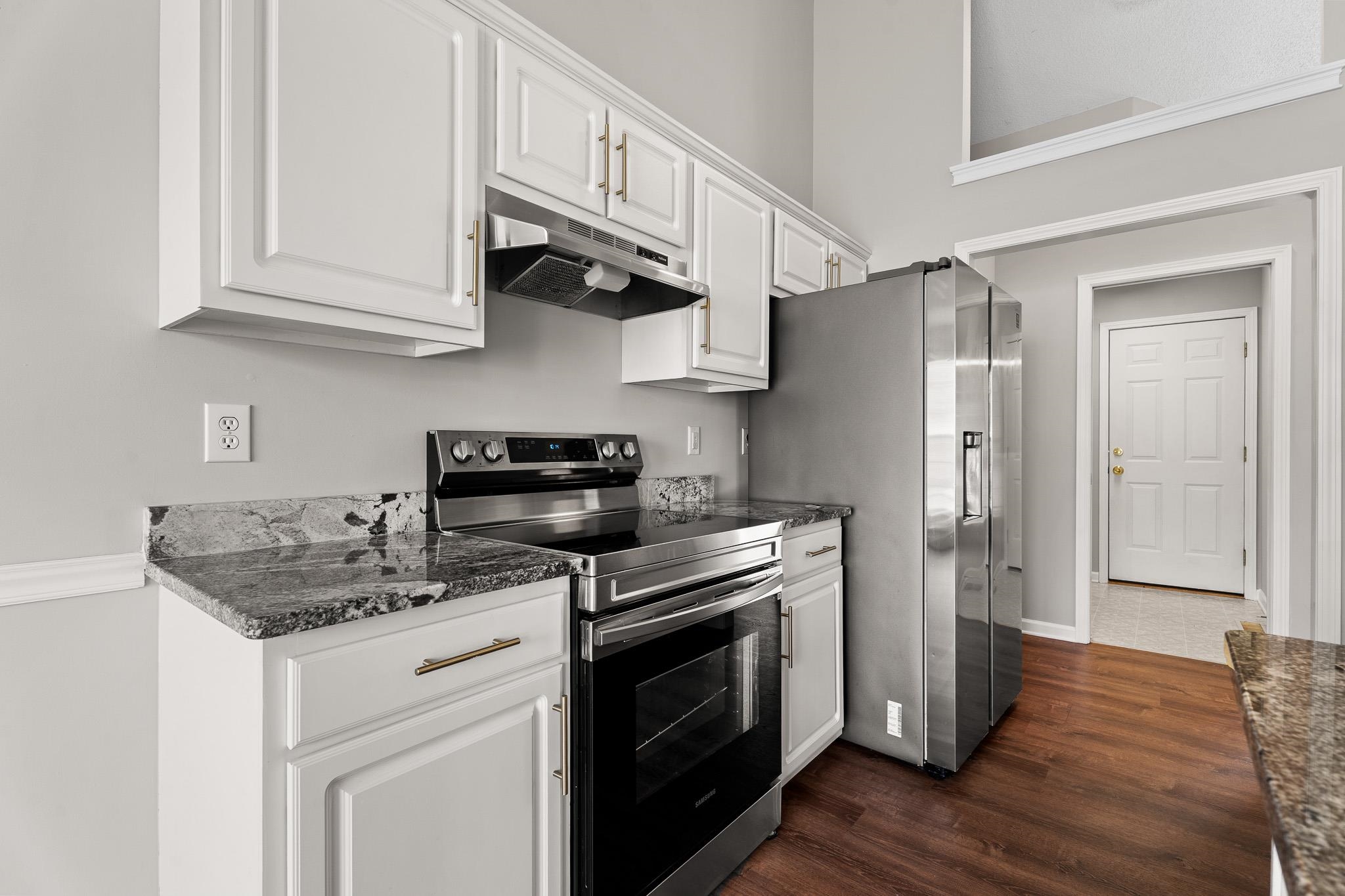 500 Lake Lennox Drive Property Photo 8