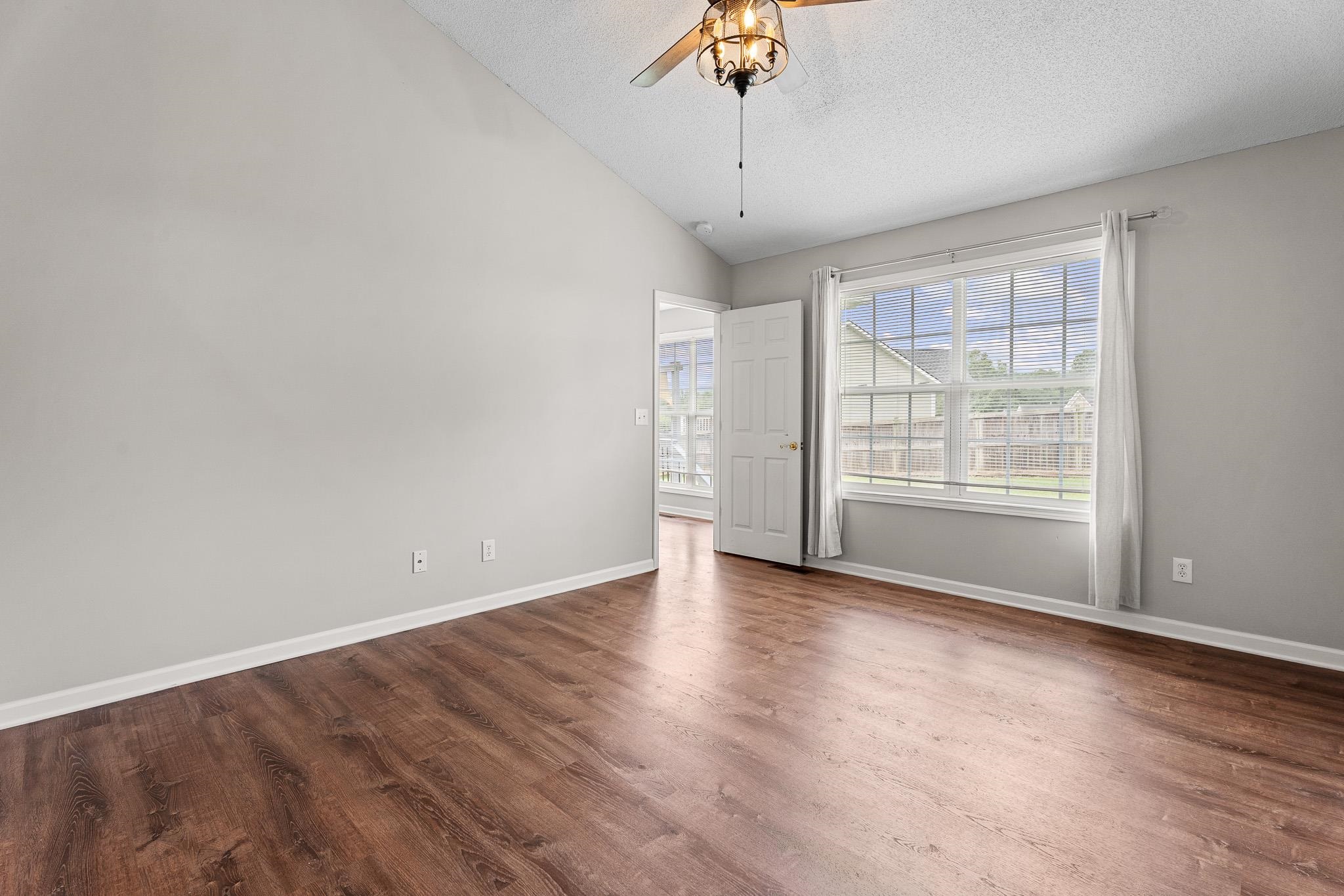 500 Lake Lennox Drive Property Photo 16