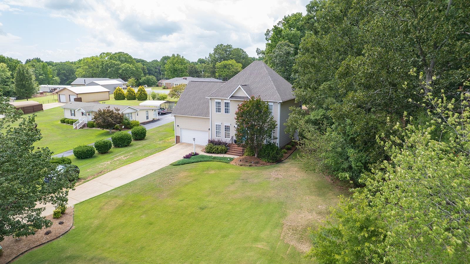 211 Sunrise Drive Property Photo 8