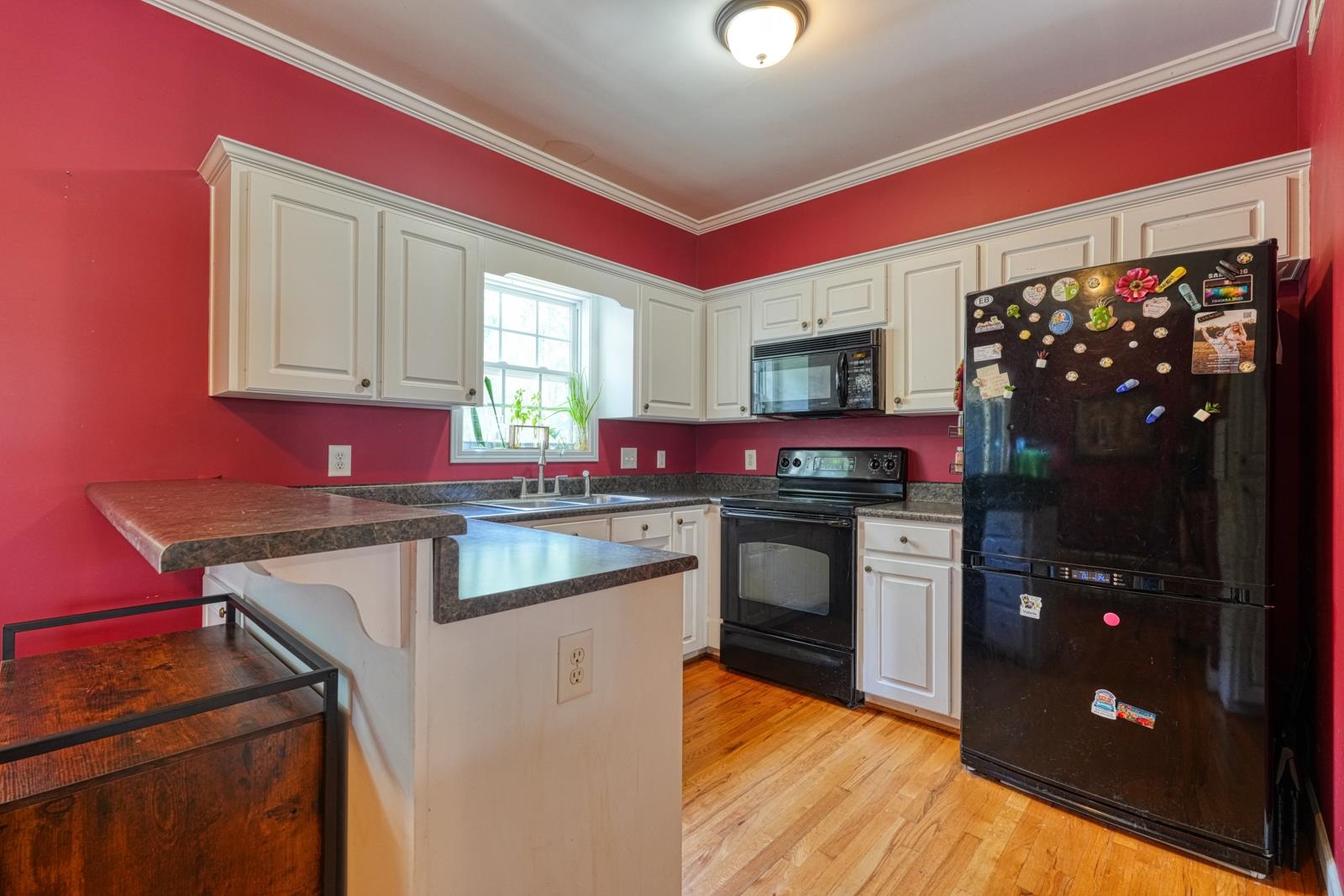 365 Rexford Drive Property Photo 8