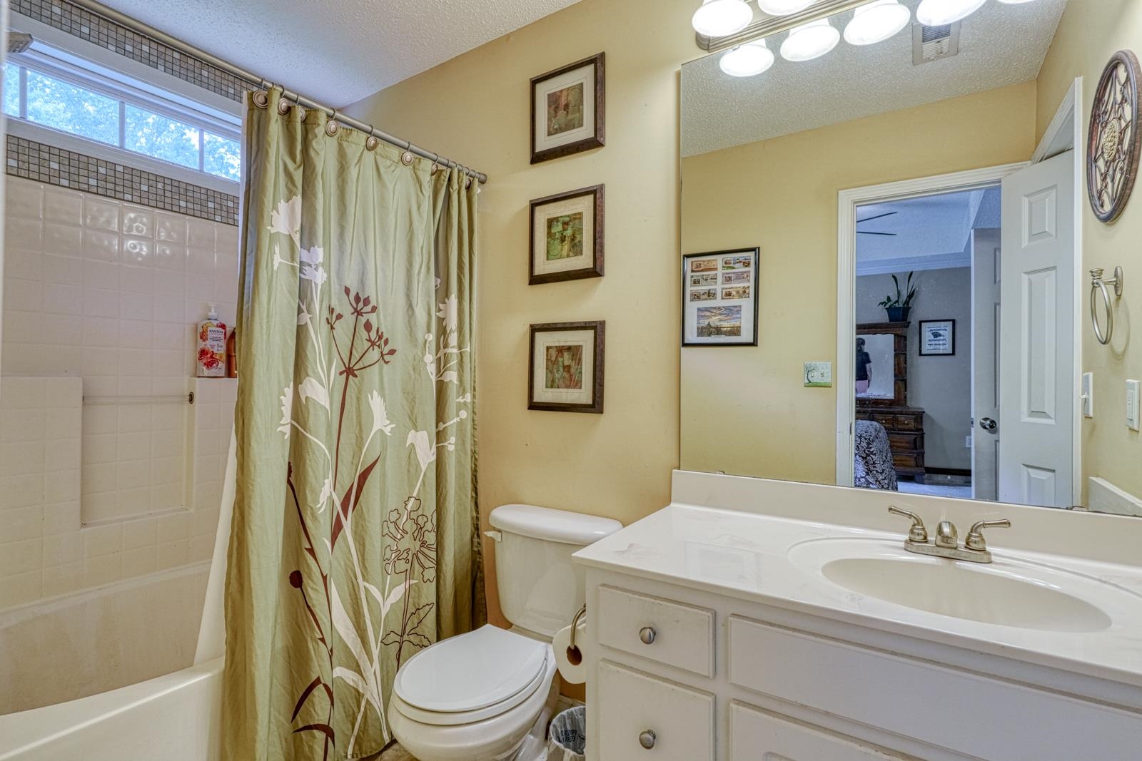 365 Rexford Drive Property Photo 12