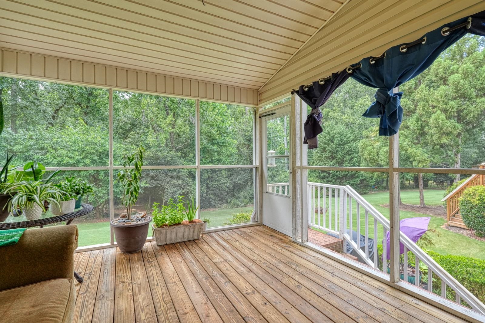 365 Rexford Drive Property Photo 16