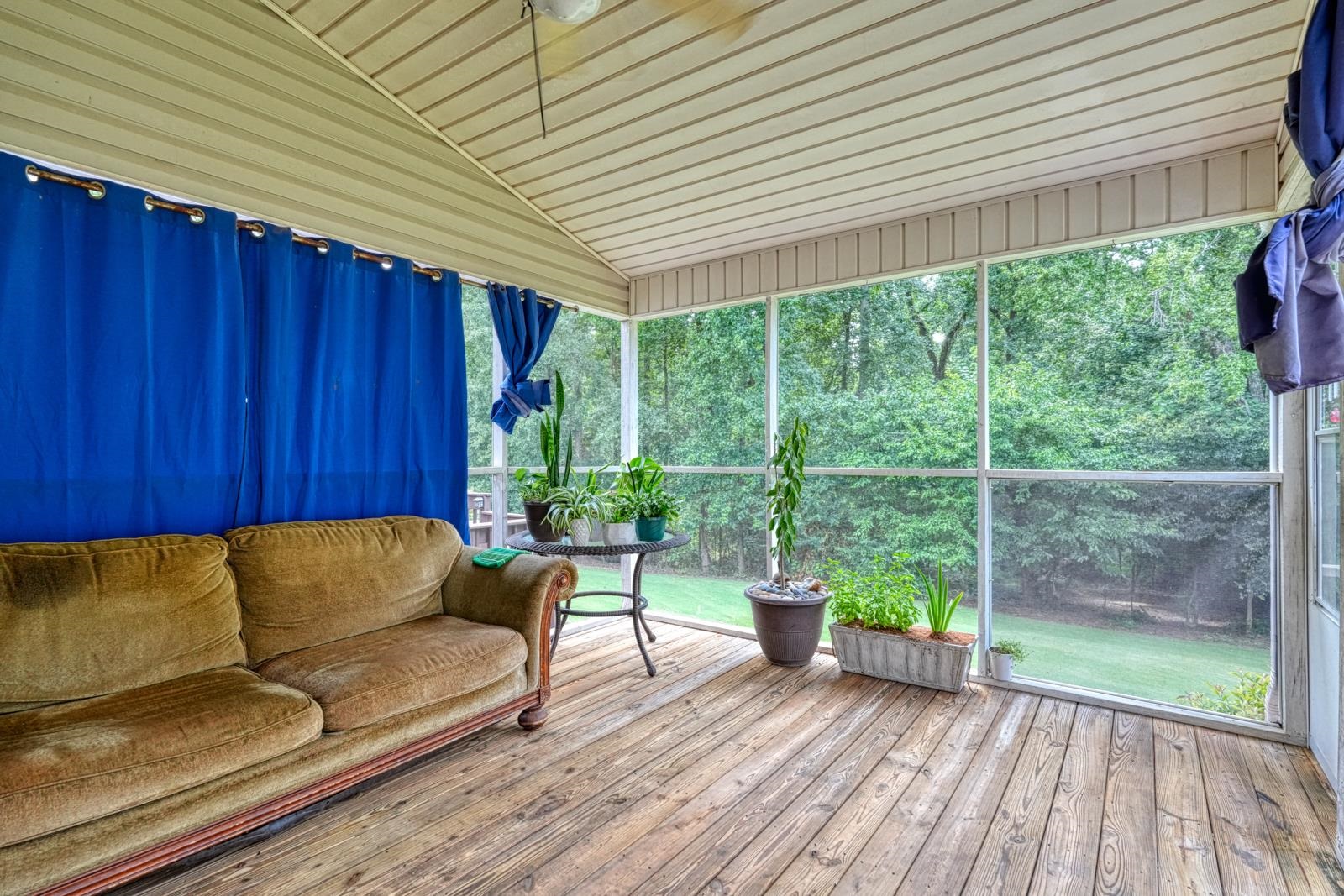 365 Rexford Drive Property Photo 17