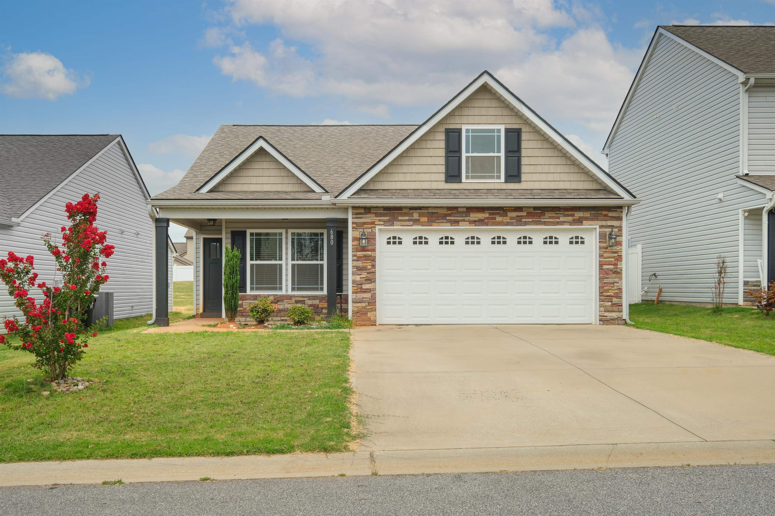 680 Spartan Commodor Ln Property Photo 1