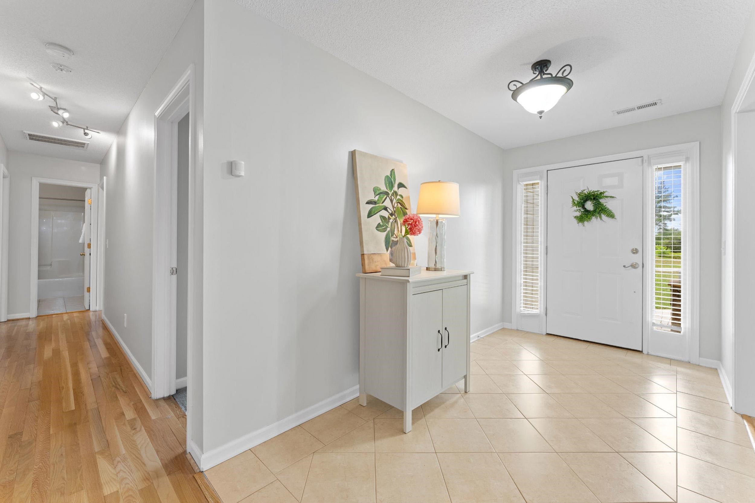 148 N Heron Drive Property Photo 6