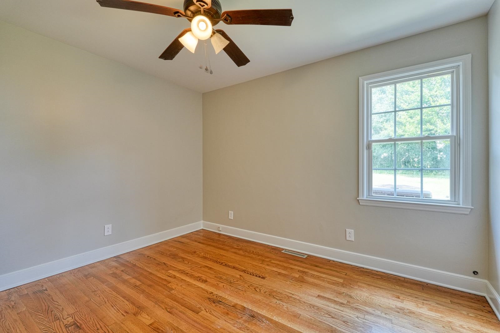 112 Cardinal Avenue Property Photo 9