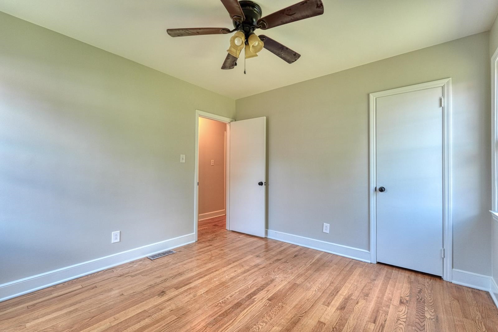 112 Cardinal Avenue Property Photo 12