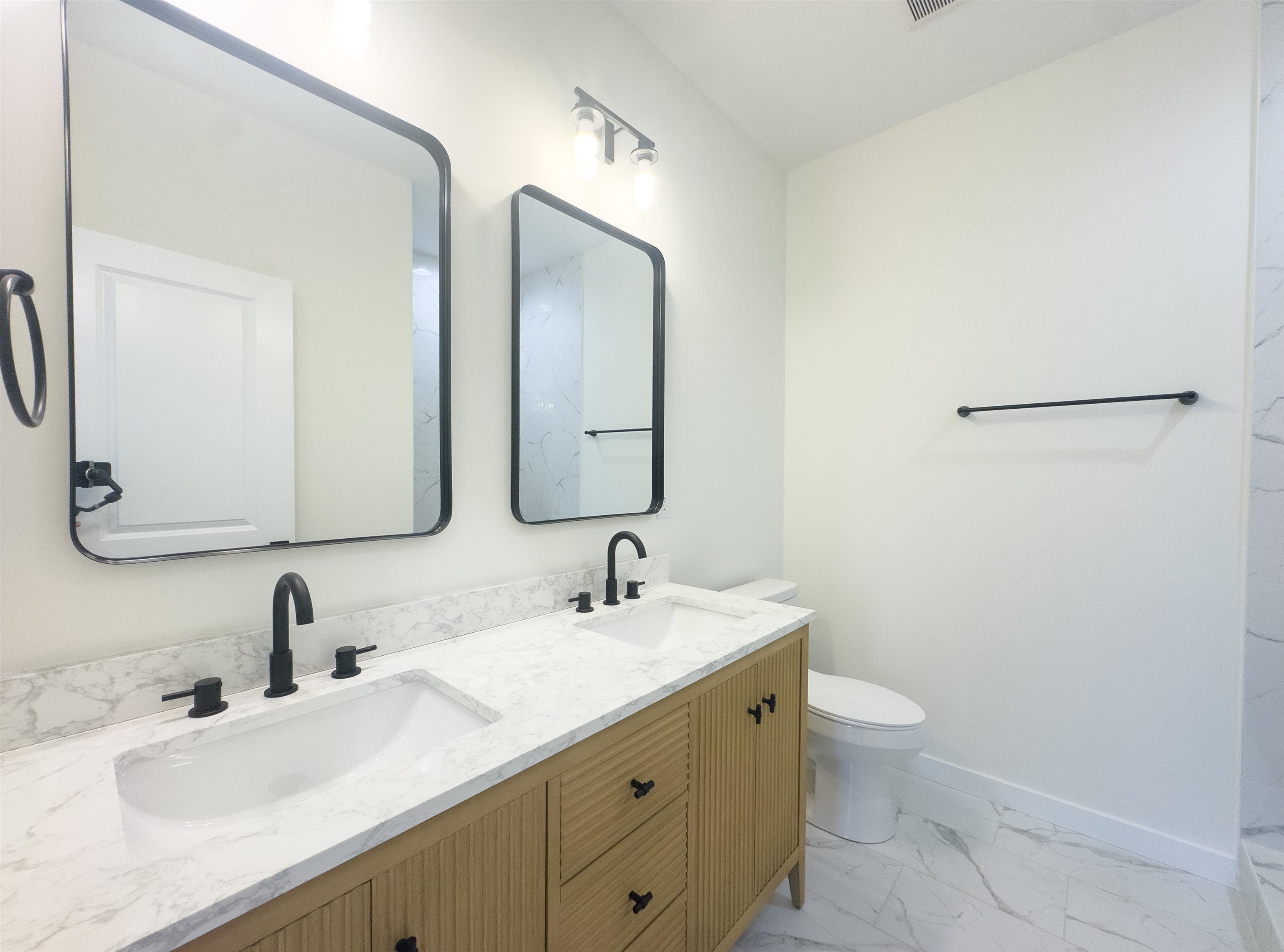 193 W Wood Street Property Photo 32