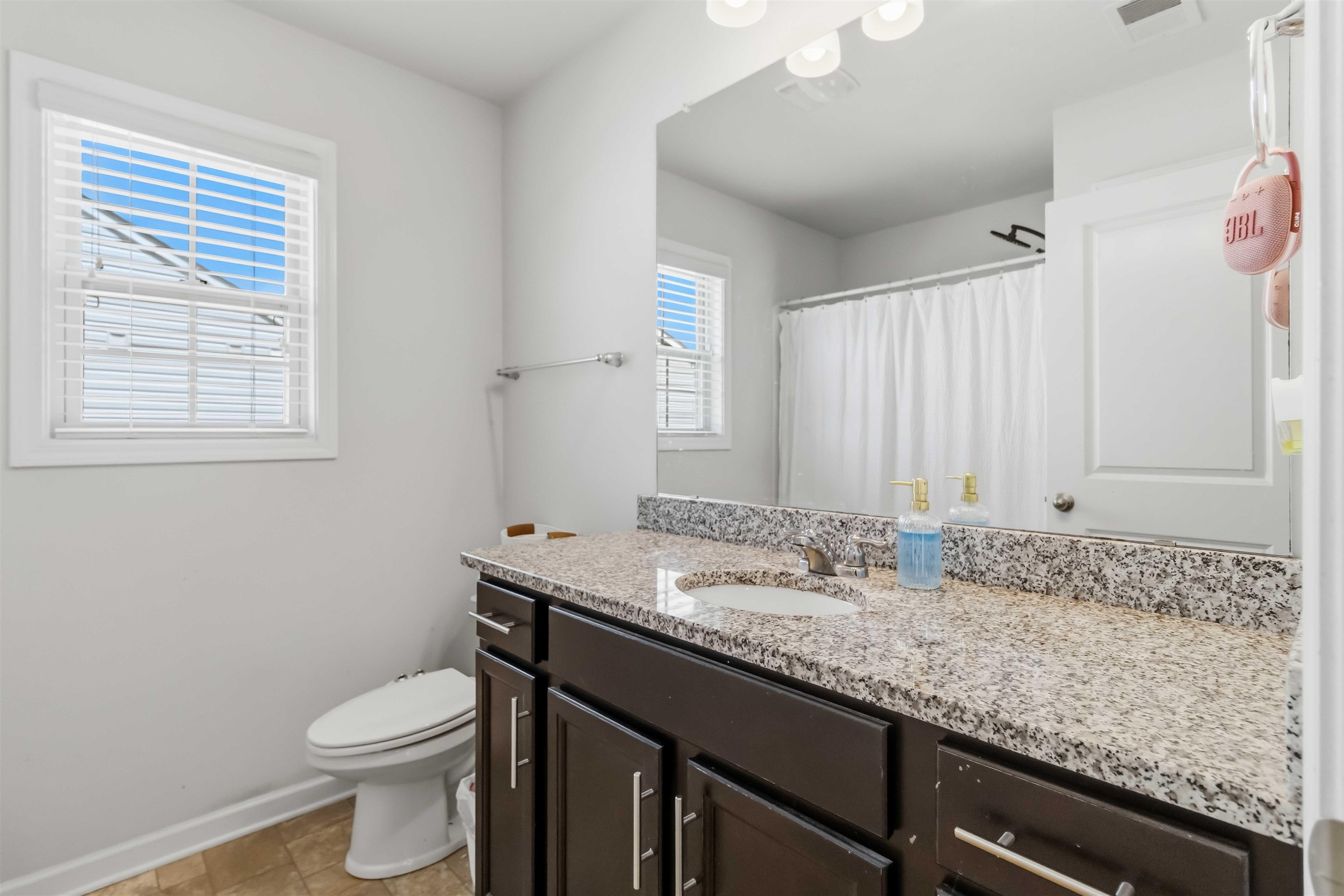 909 Deephallow Place Property Photo 34