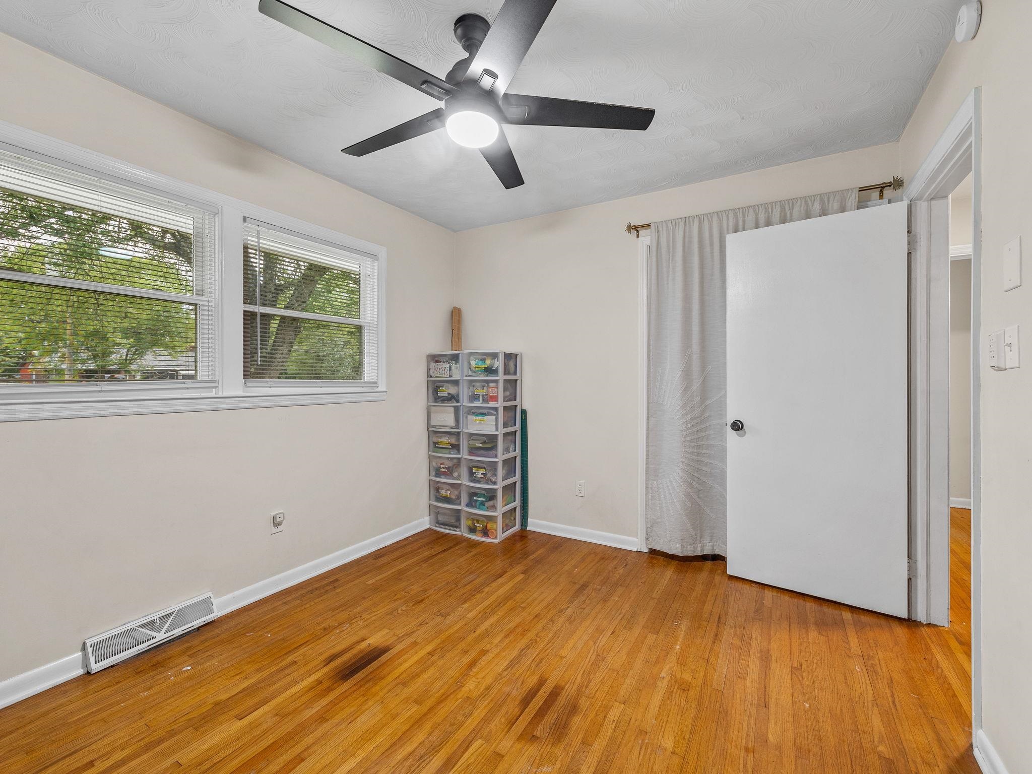 304 Earl Drive Property Photo 25
