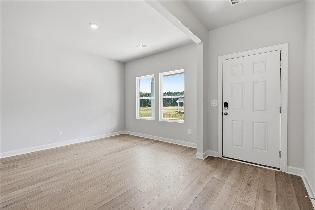 103 Swan Grove Trail Property Photo 4