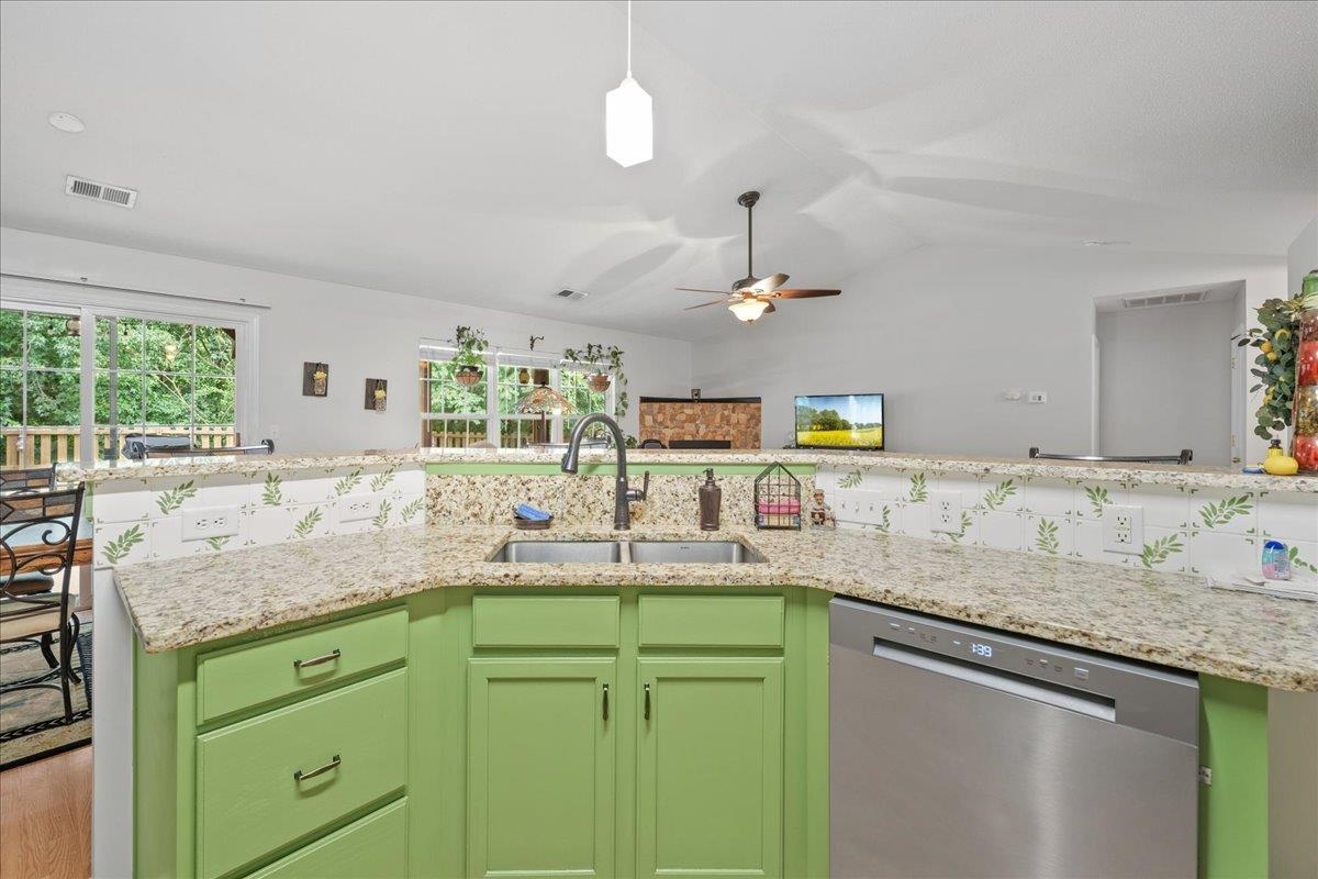658 Timber Walk Drive Property Photo 15