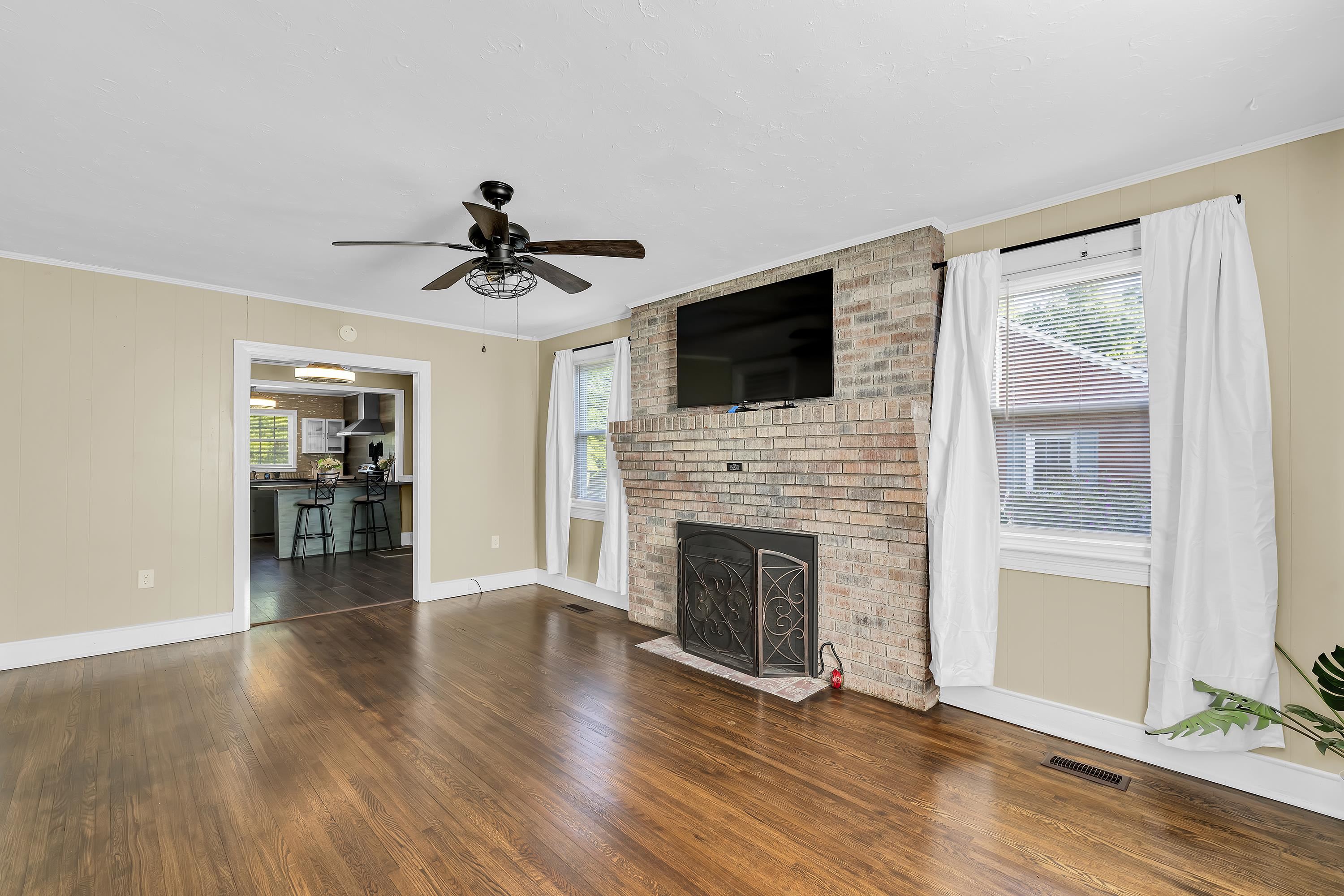 170 Gossett Rd Property Photo 3