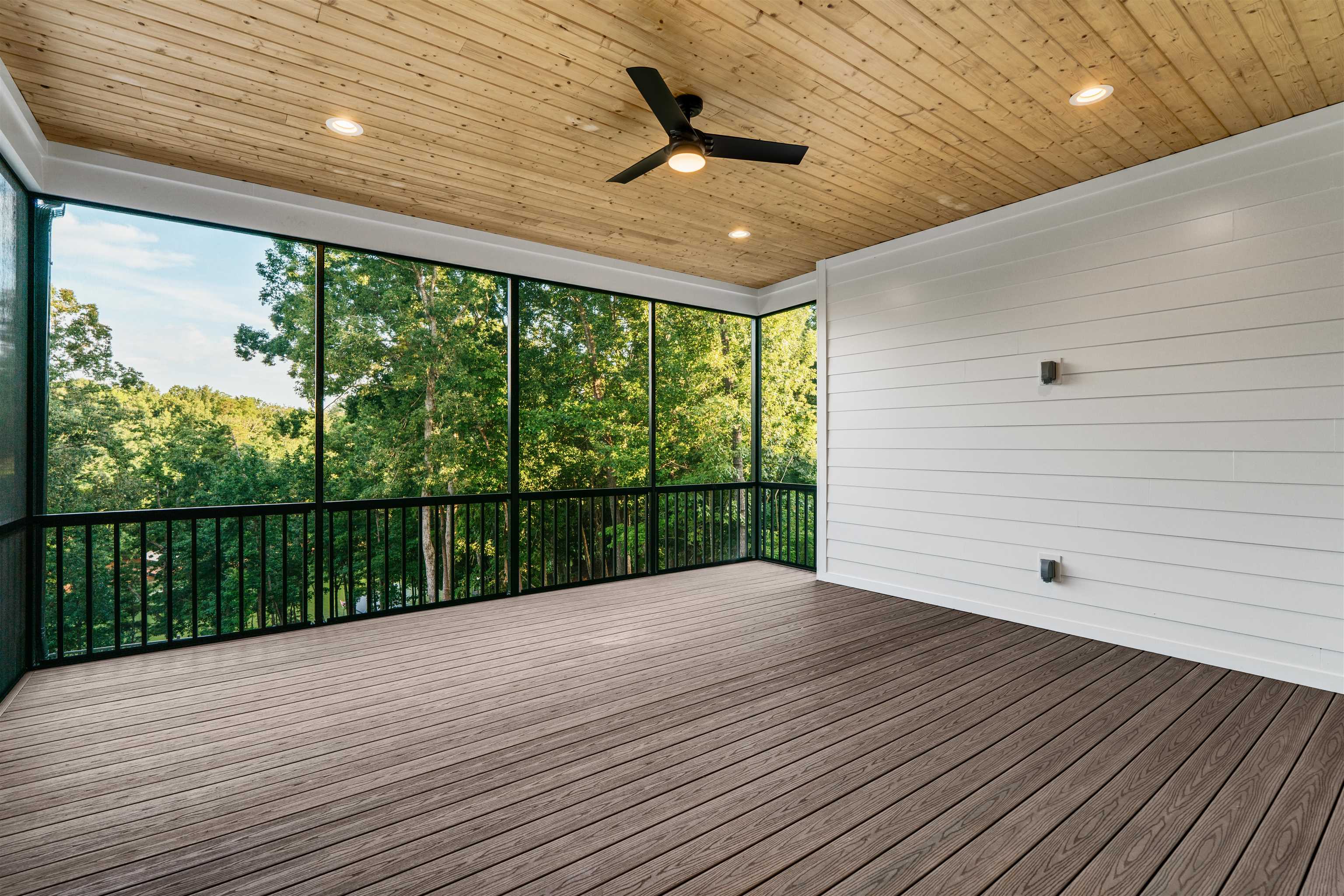 107 Andrea Pointe Property Photo 18