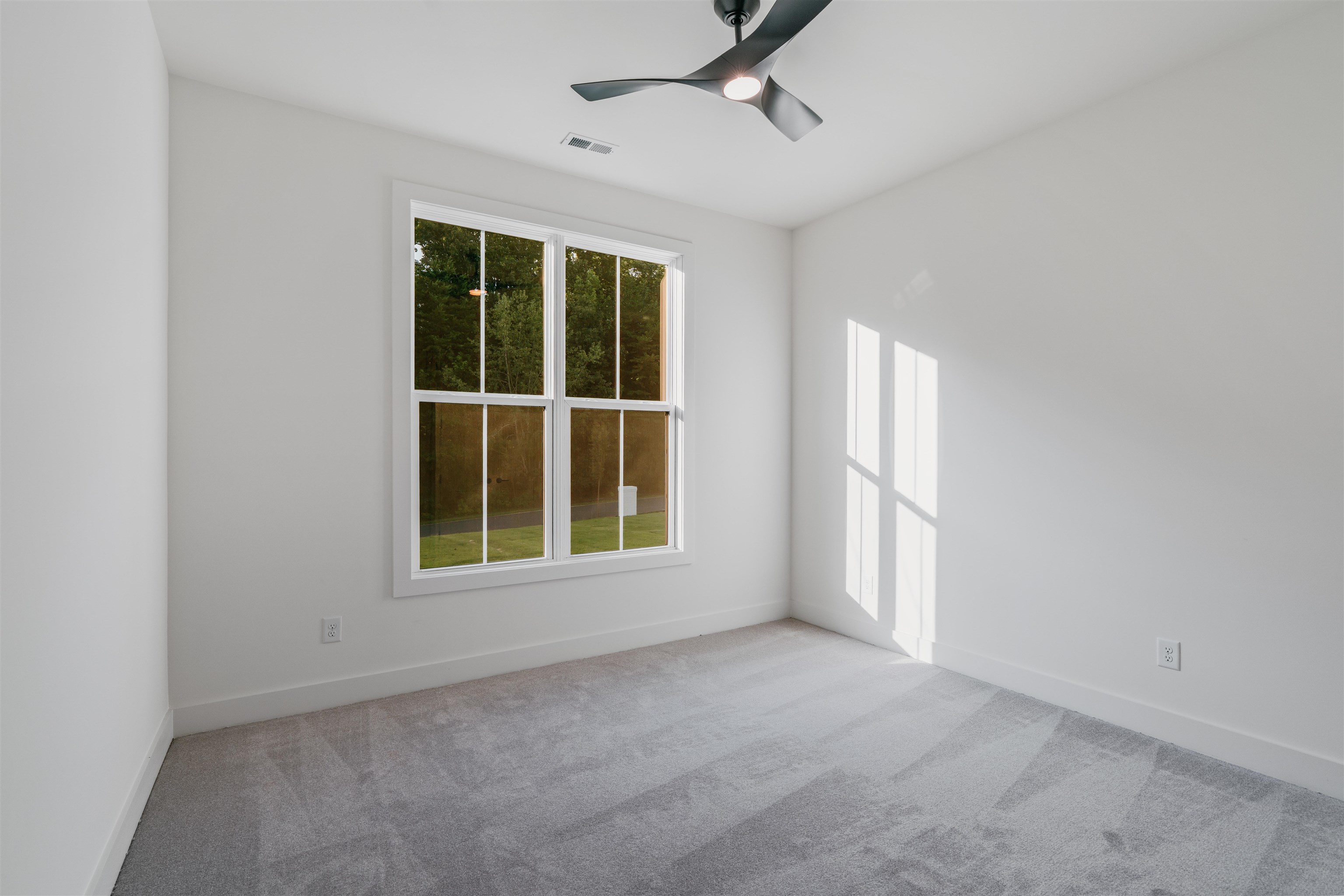 107 Andrea Pointe Property Photo 26