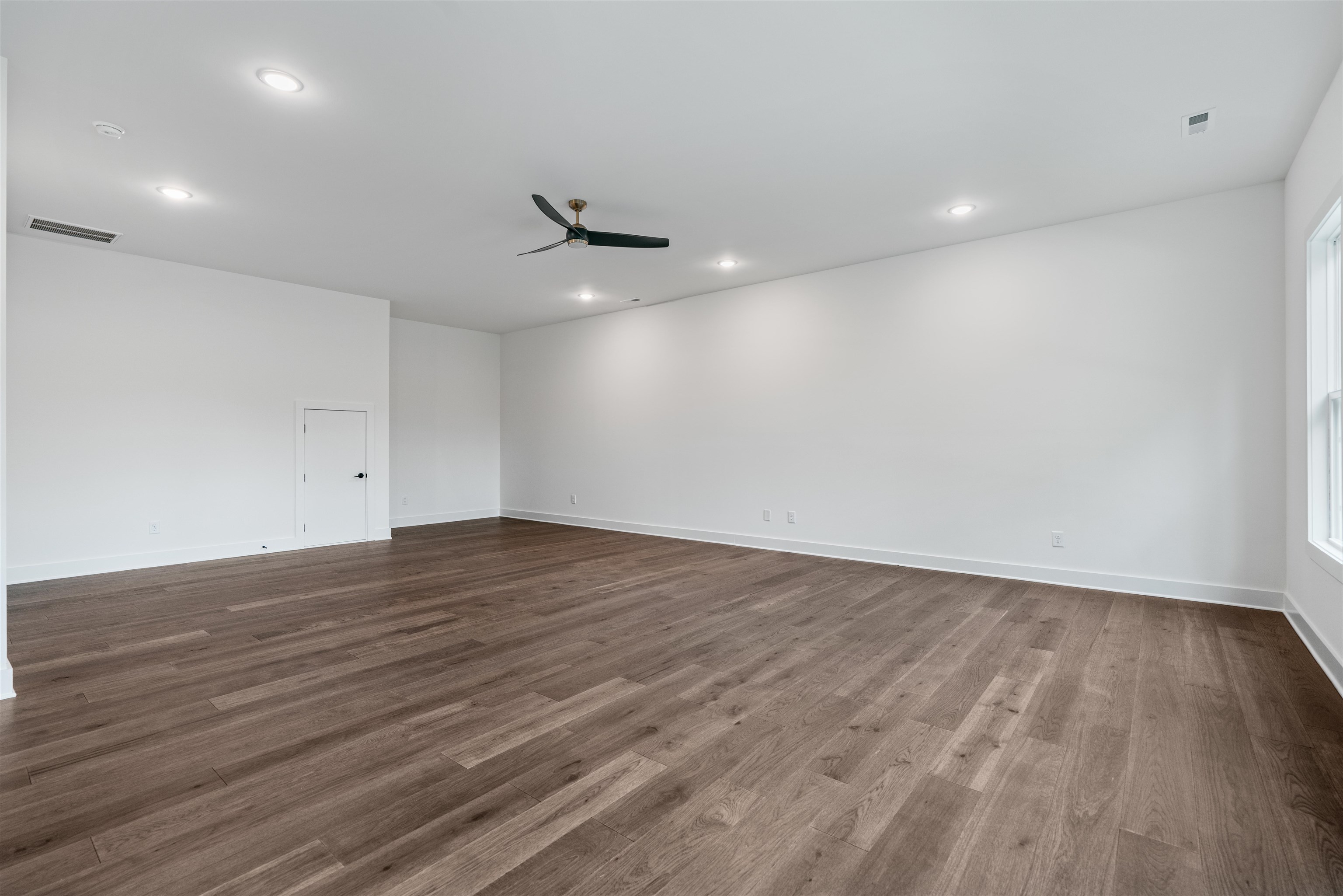 107 Andrea Pointe Property Photo 41