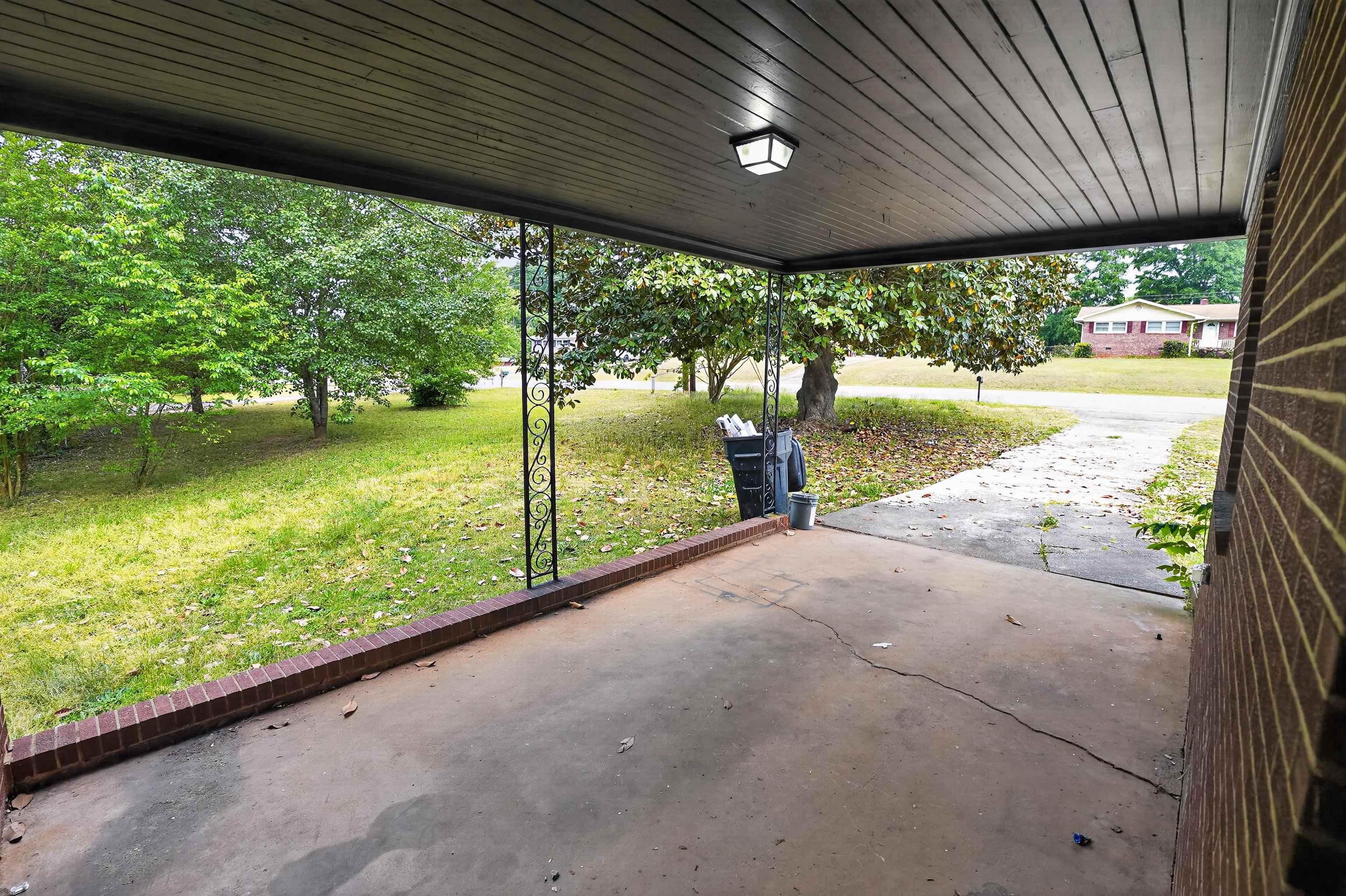 1008 Fairfield Dr Property Photo 4