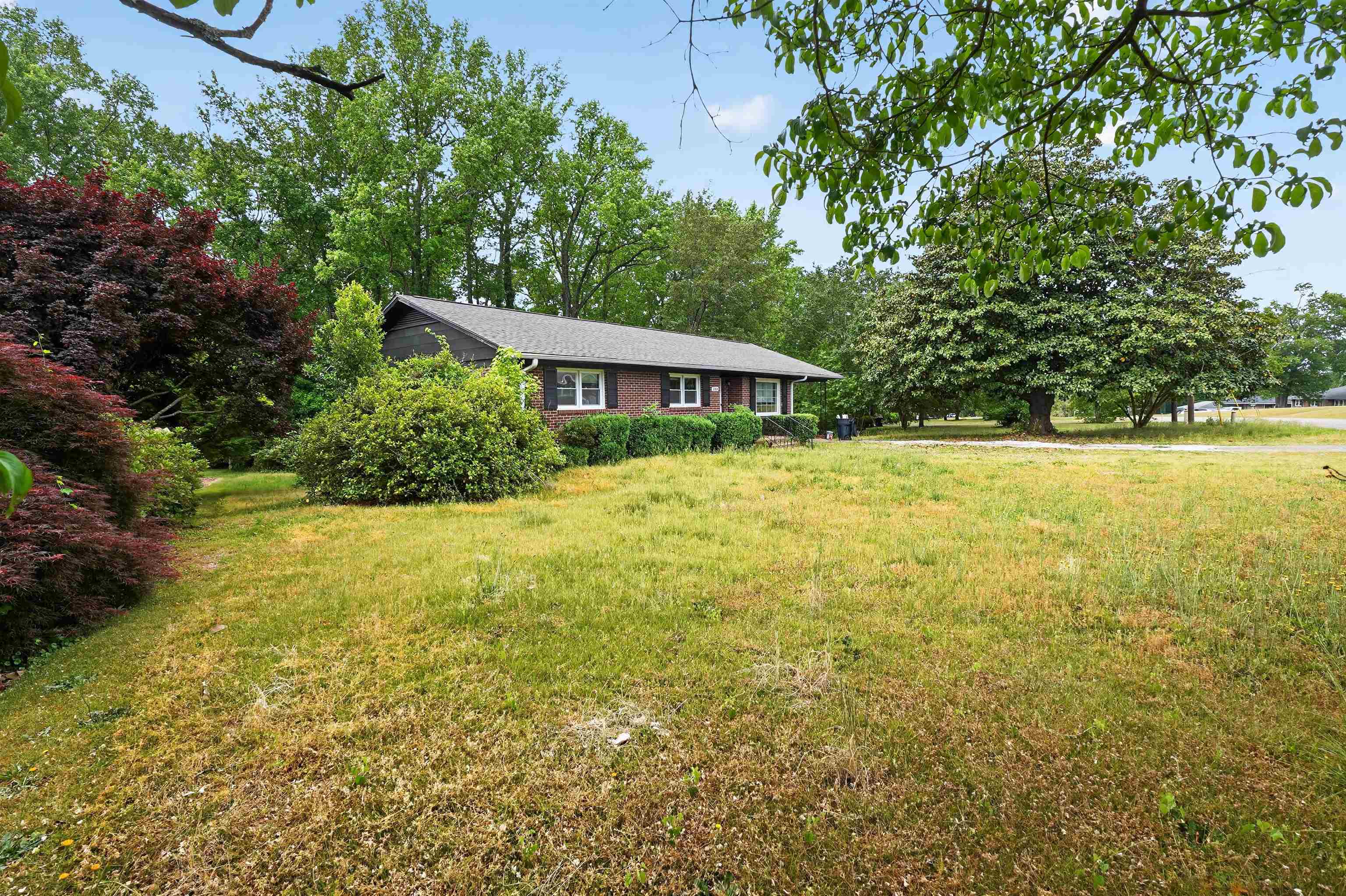 1008 Fairfield Dr Property Photo 5