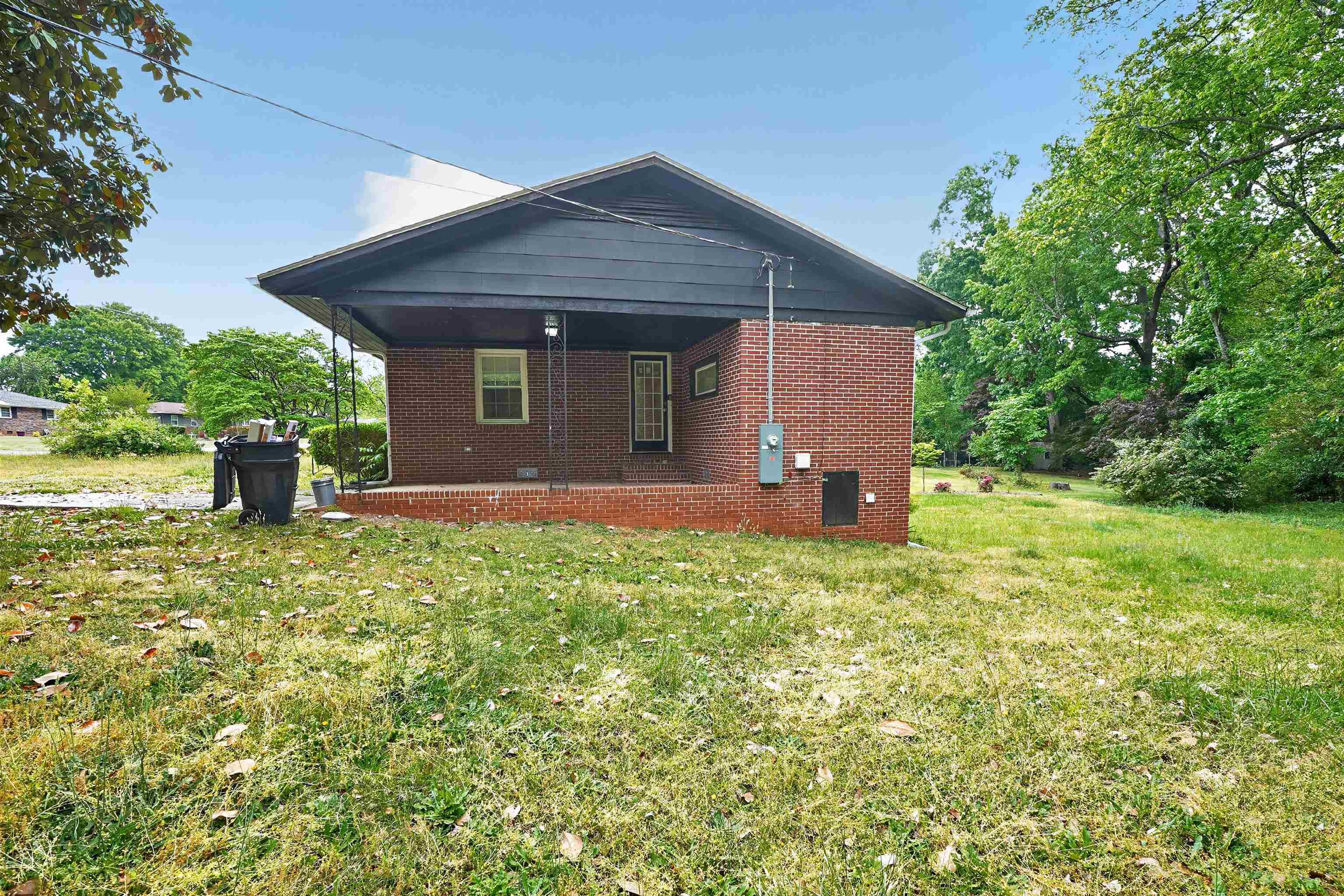 1008 Fairfield Dr Property Photo 6