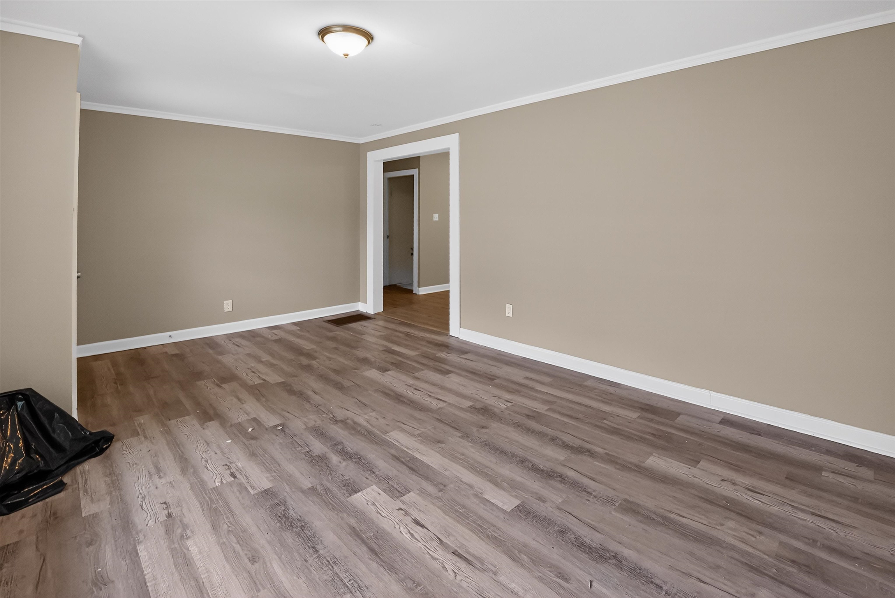 1008 Fairfield Dr Property Photo 10