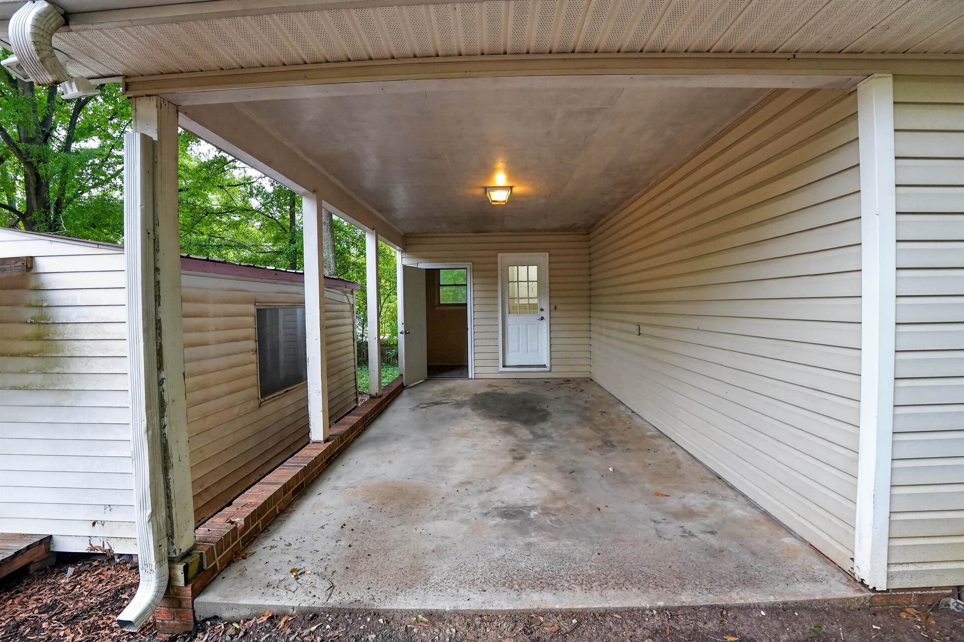 1701 Lyndon Ave Property Photo 3