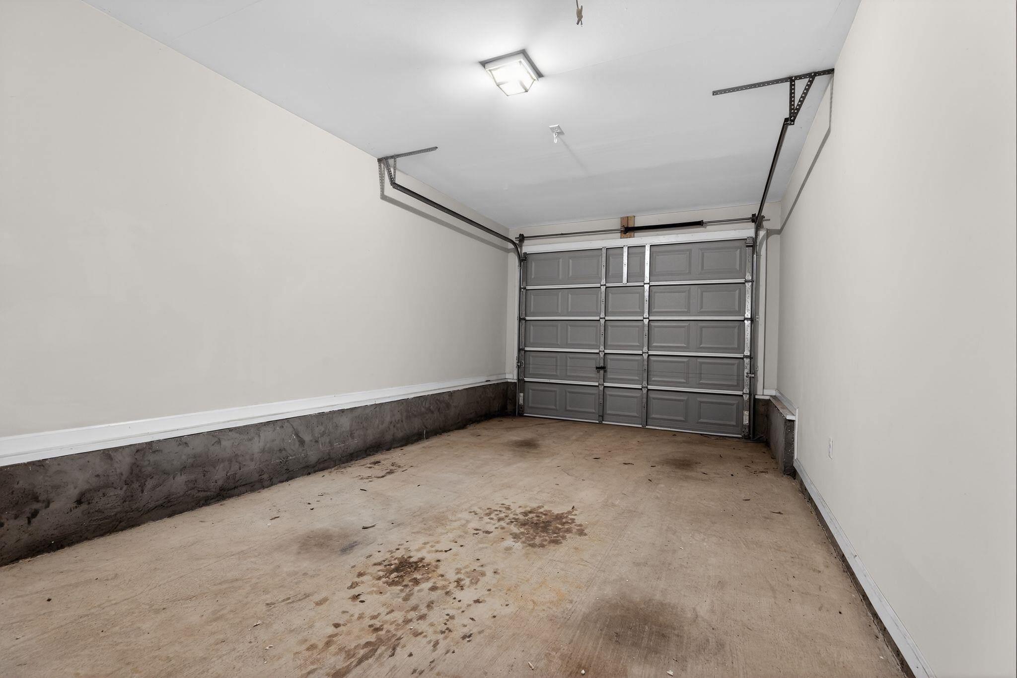 112 Dundee Court Property Photo 6