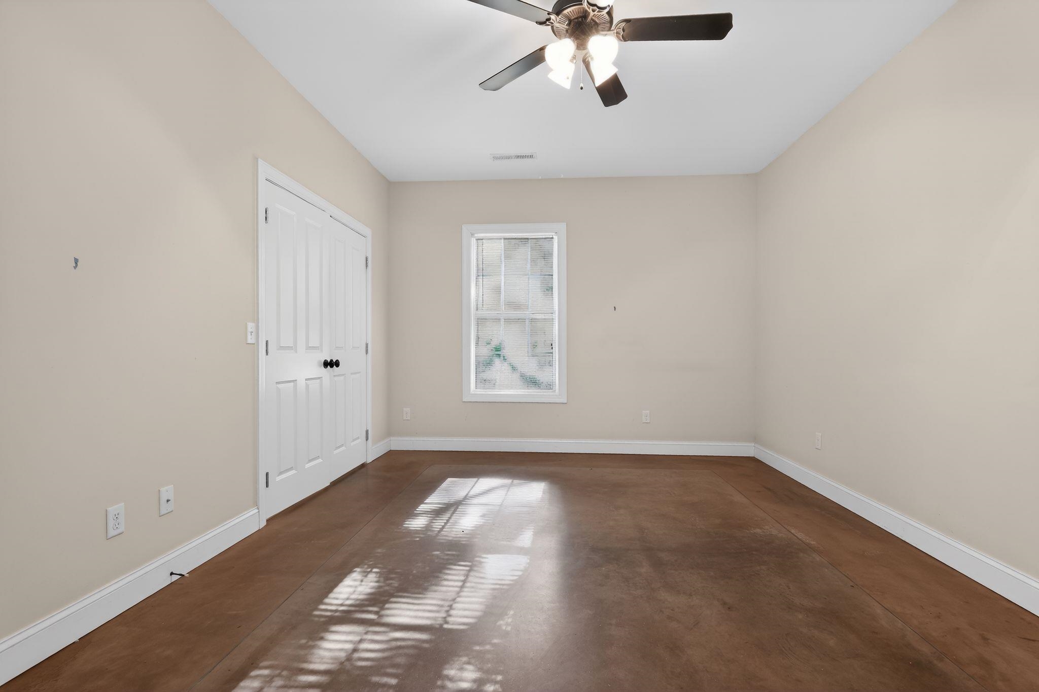 112 Dundee Court Property Photo 29