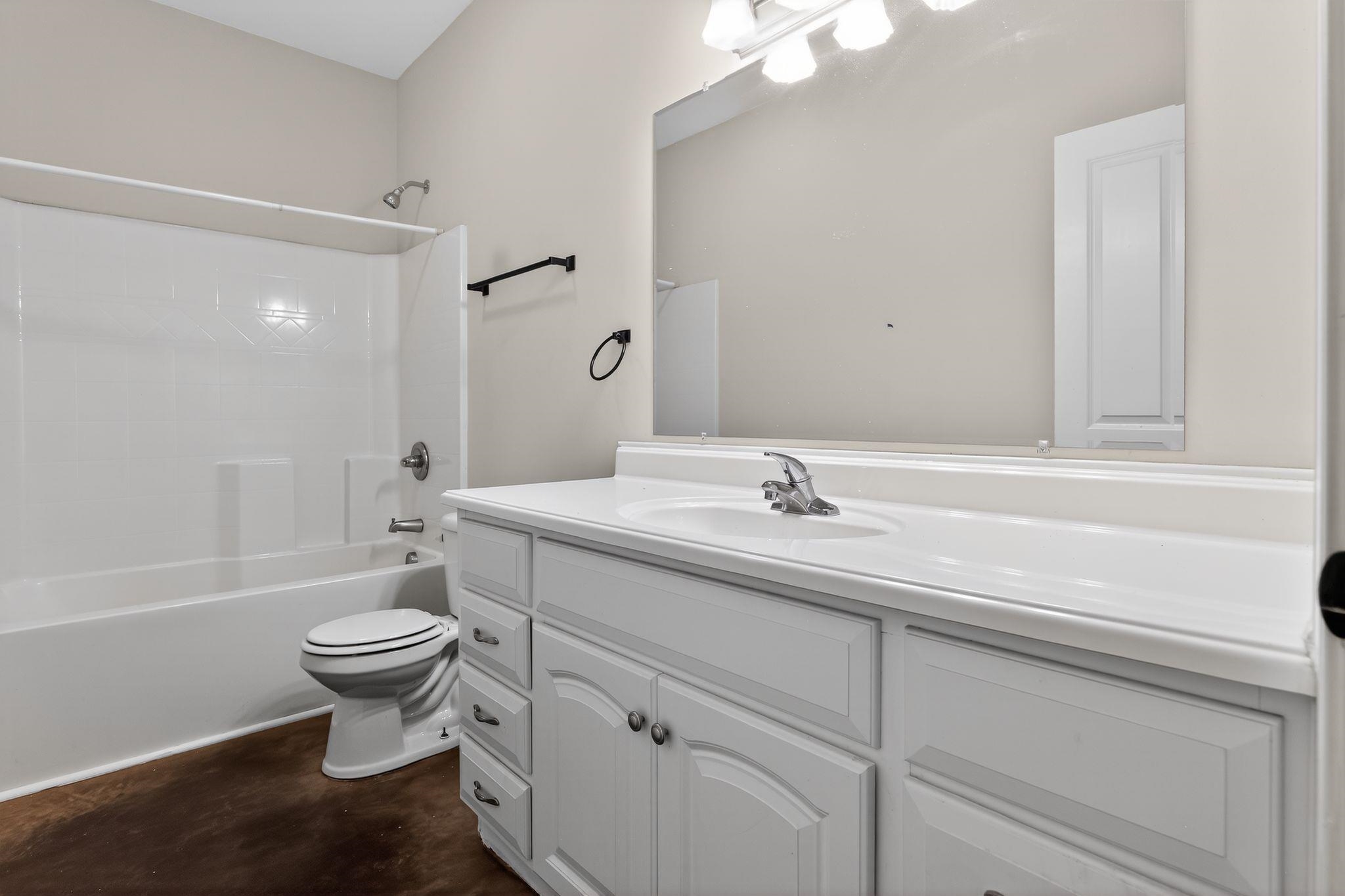 112 Dundee Court Property Photo 31
