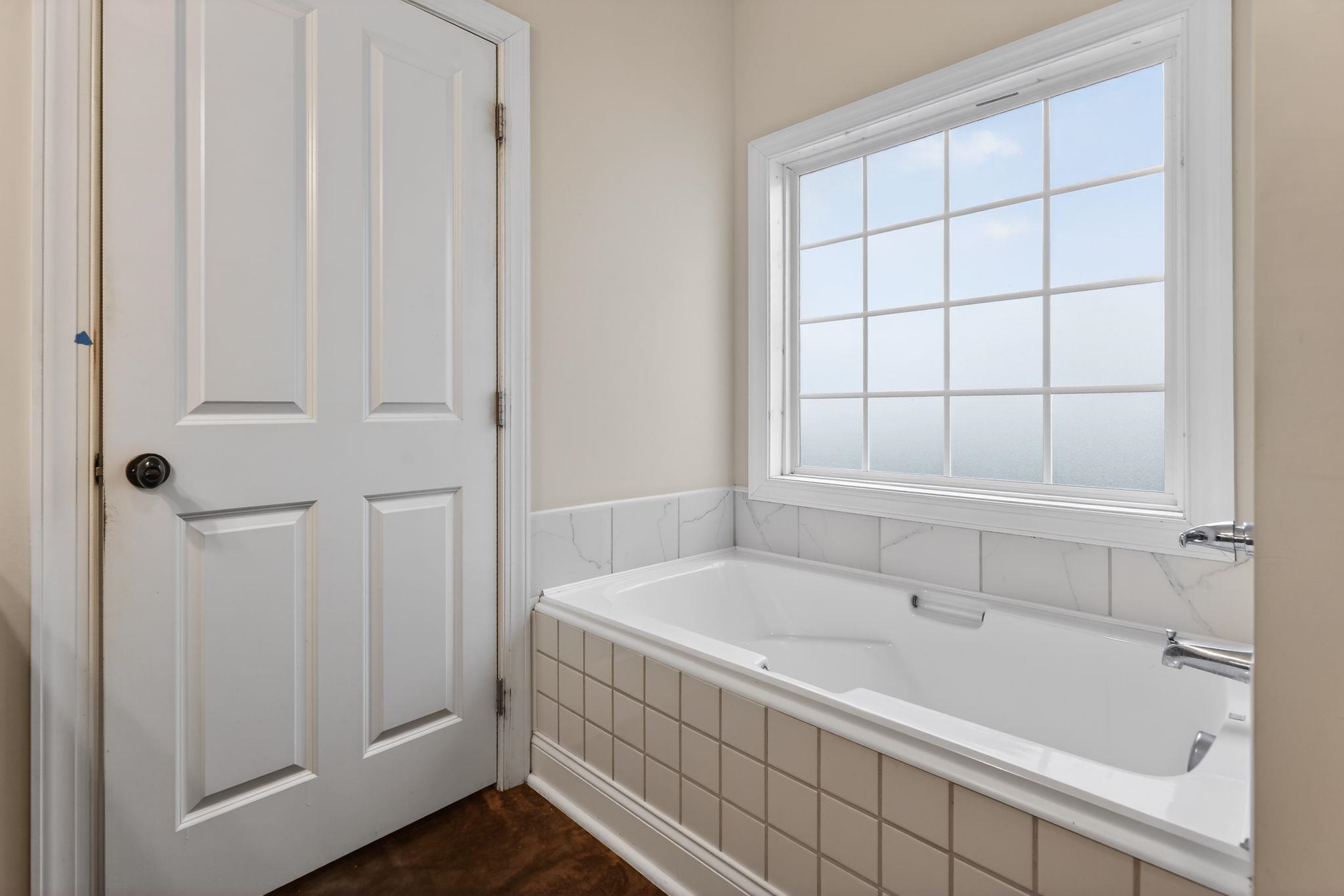 112 Dundee Court Property Photo 33