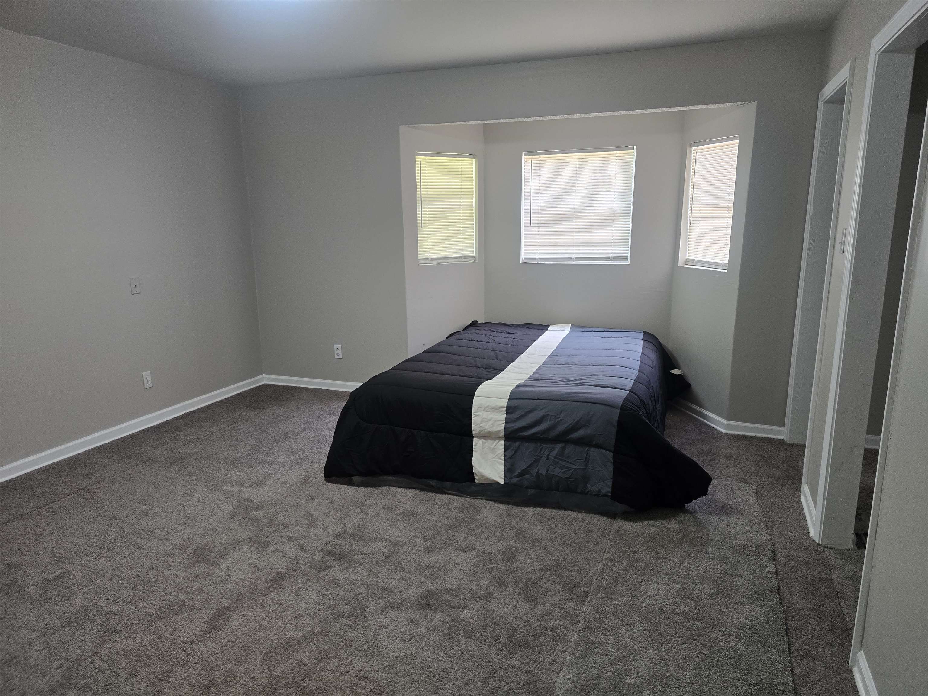 190 Fuller Road Property Photo 27