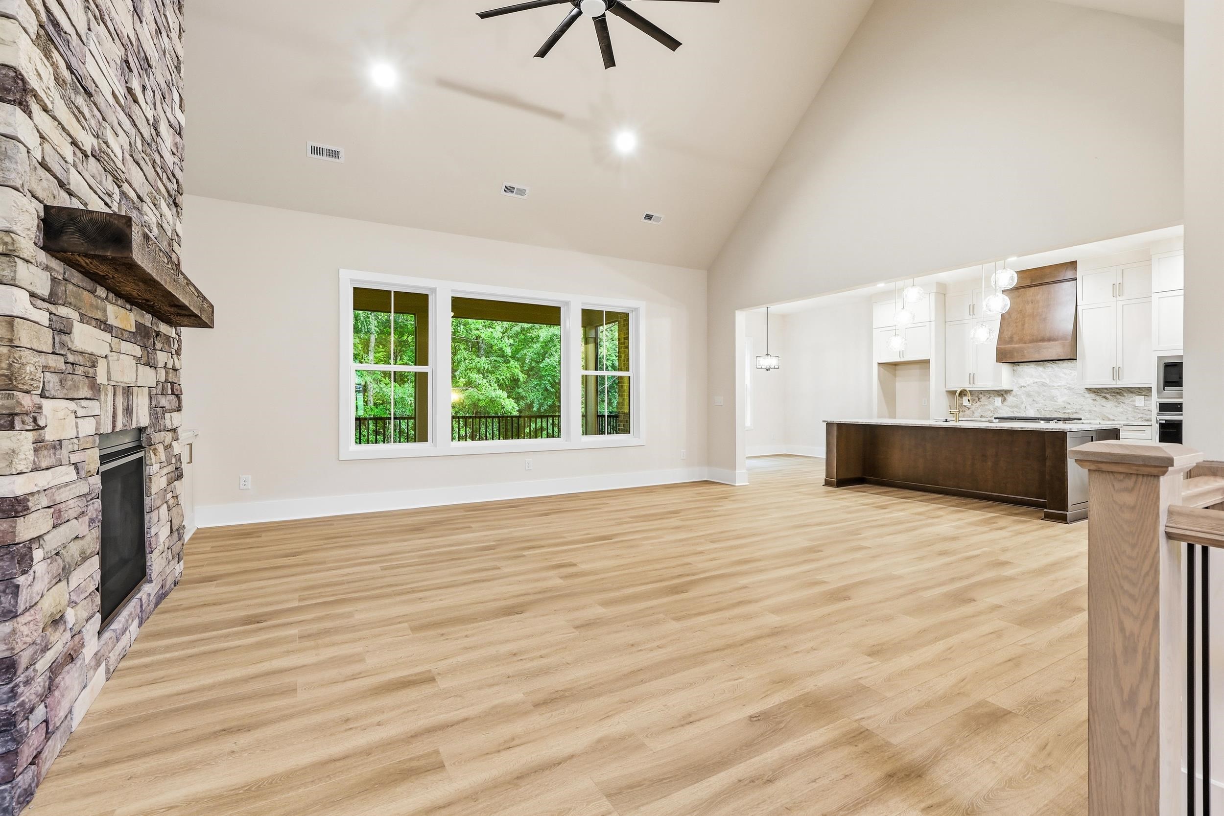 548 Verdae Drive Property Photo 4