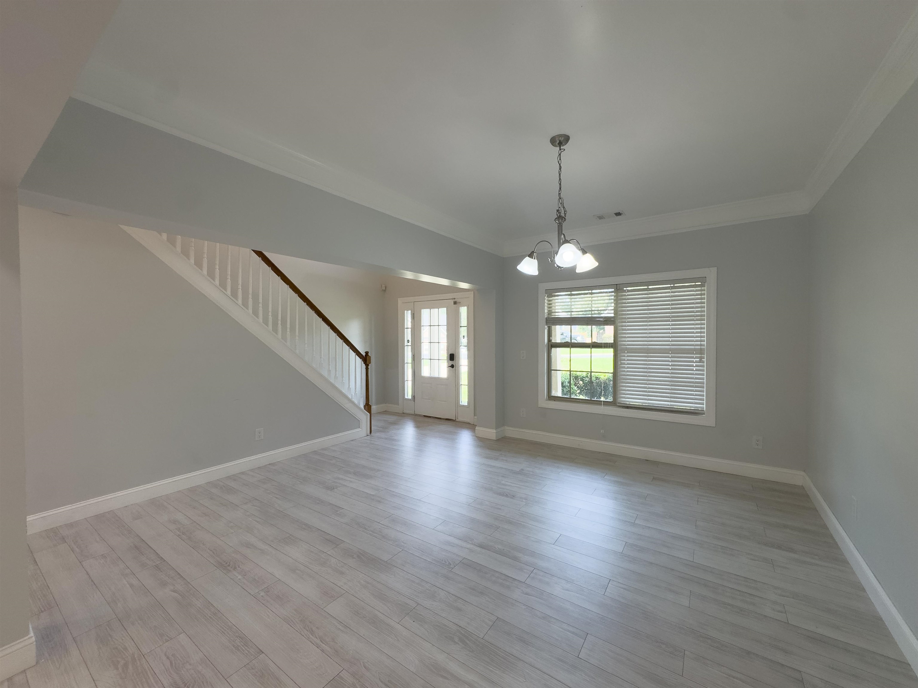611 Pinery Lane Property Photo 6