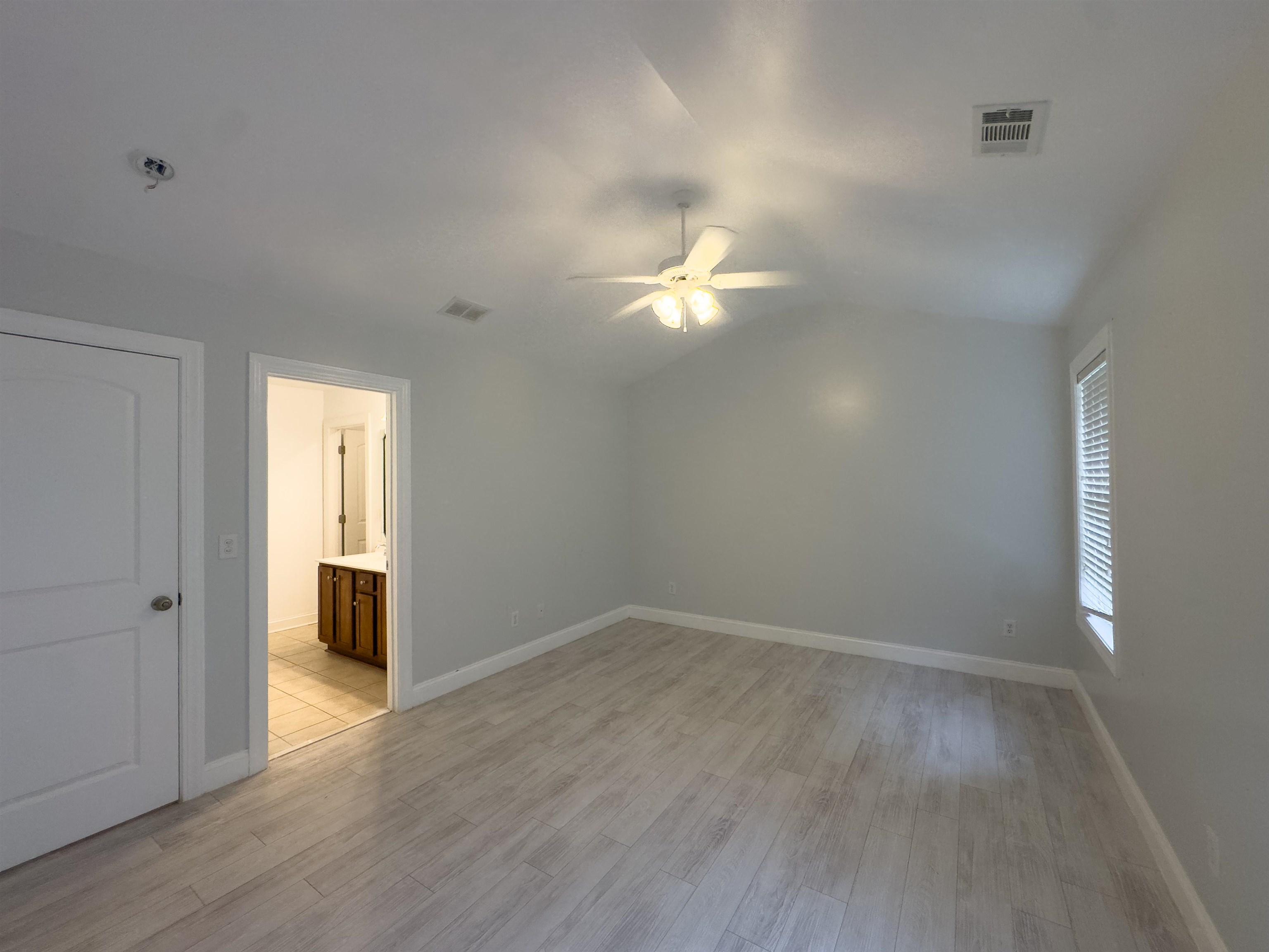 611 Pinery Lane Property Photo 35