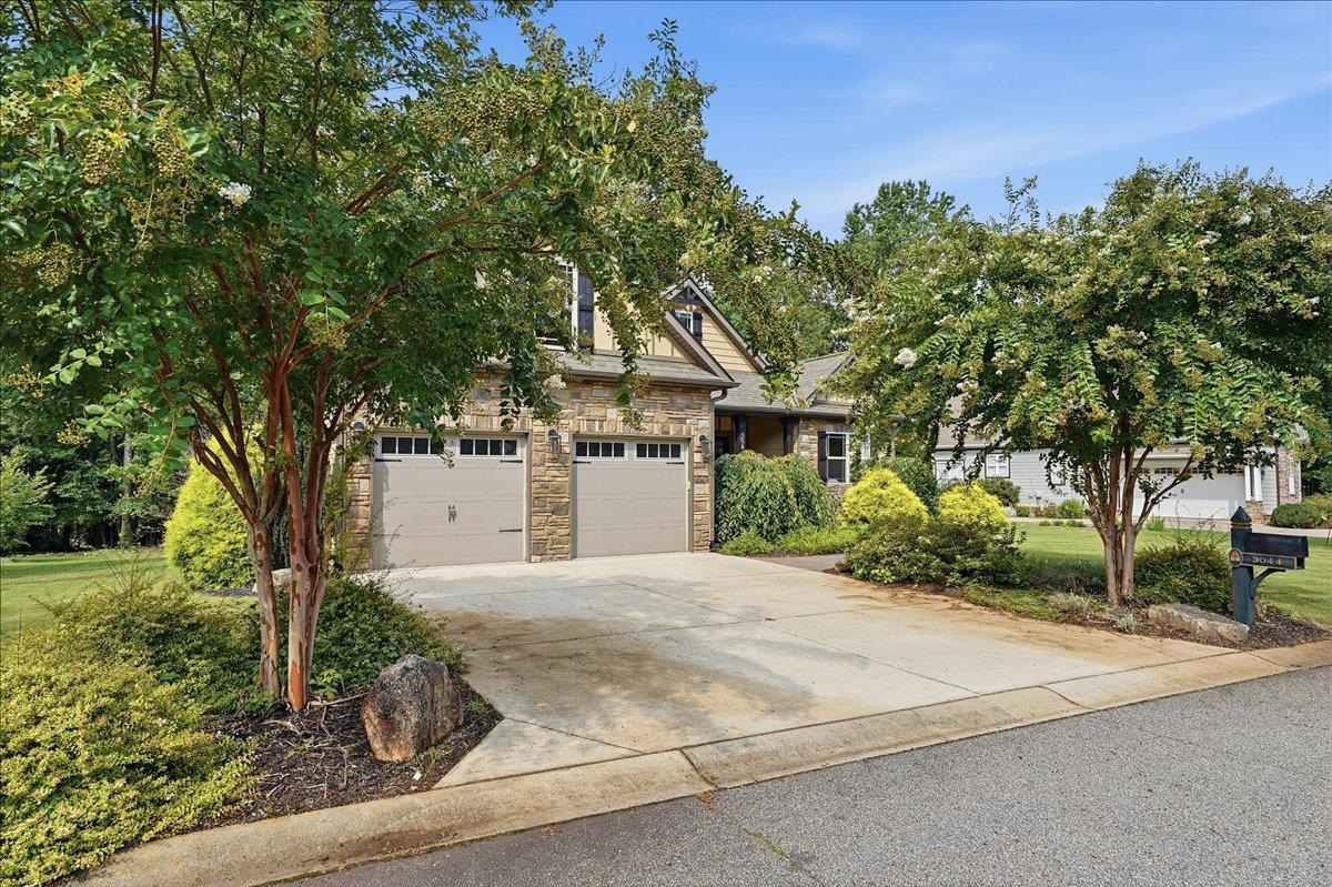 3044 English Cottage Way Property Photo 2