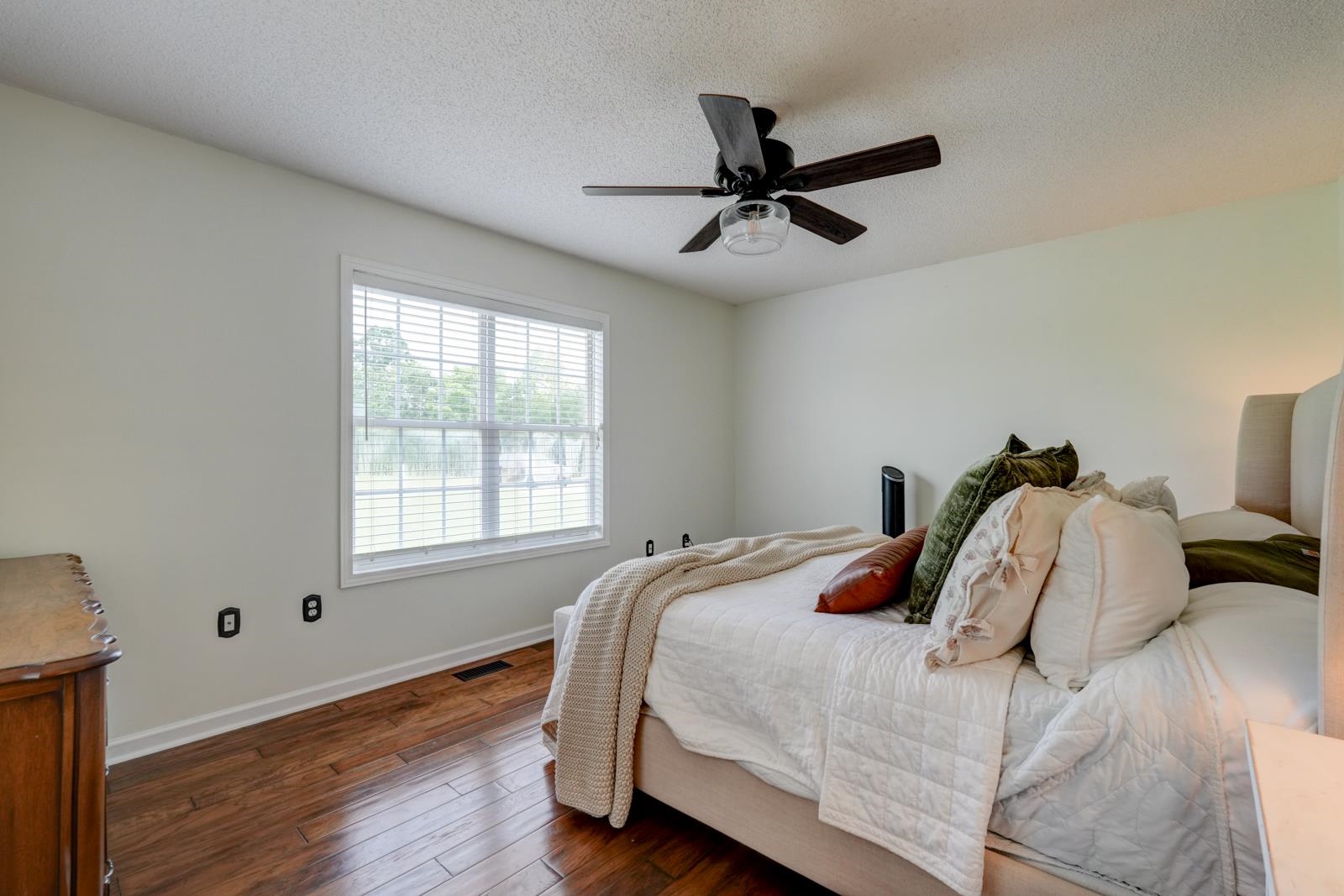 2031 Riddle Road Property Photo 14