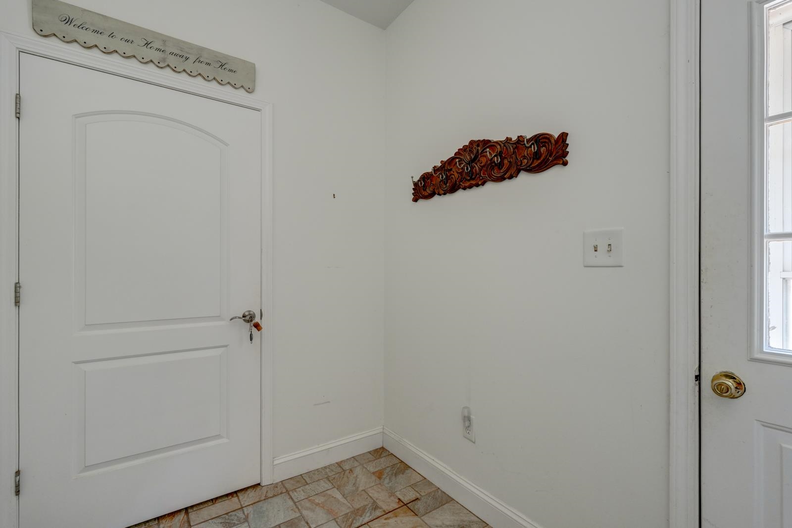 317 Sagamore Court Property Photo 29