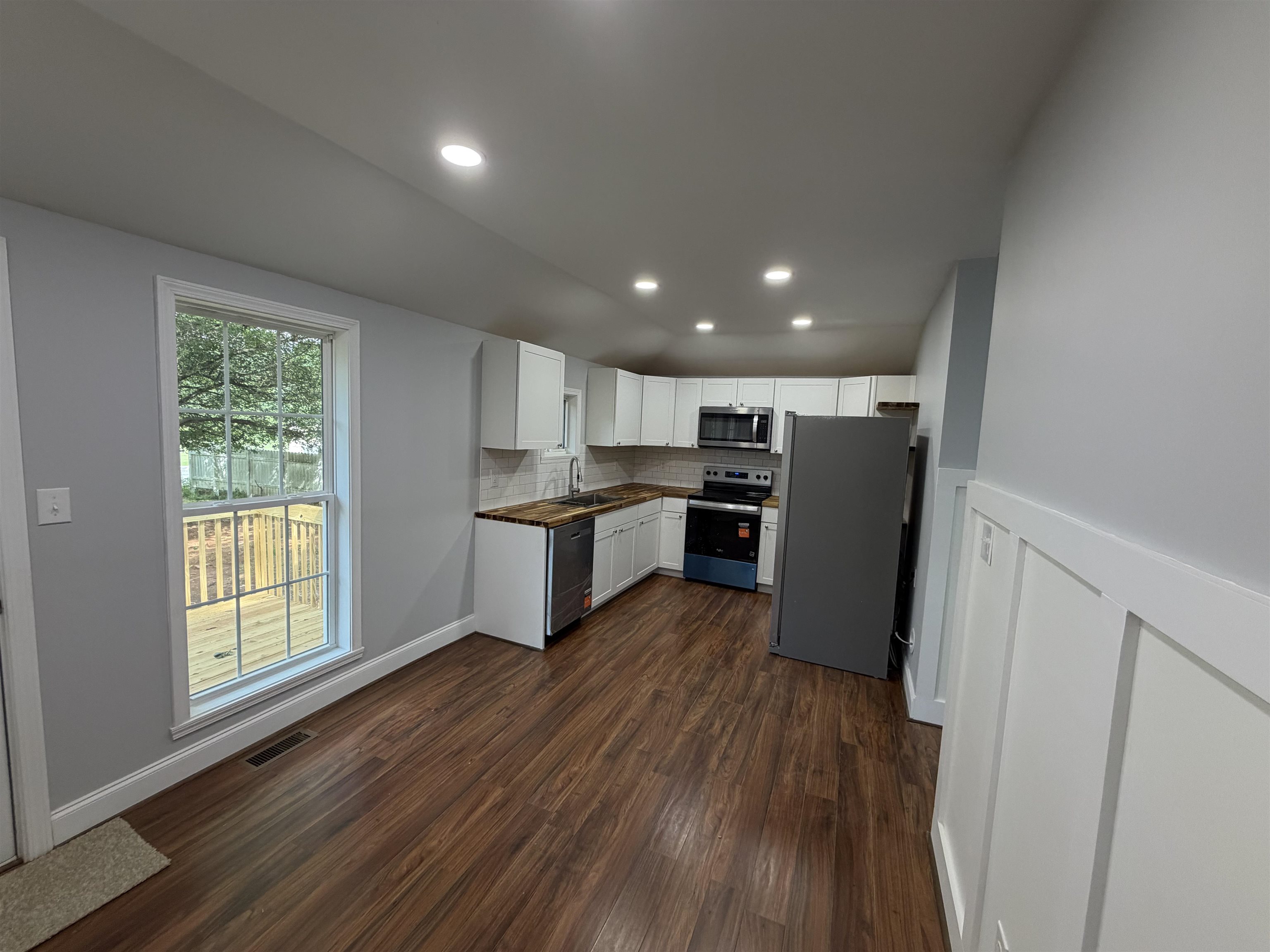 98 Blackstock Road Property Photo 6