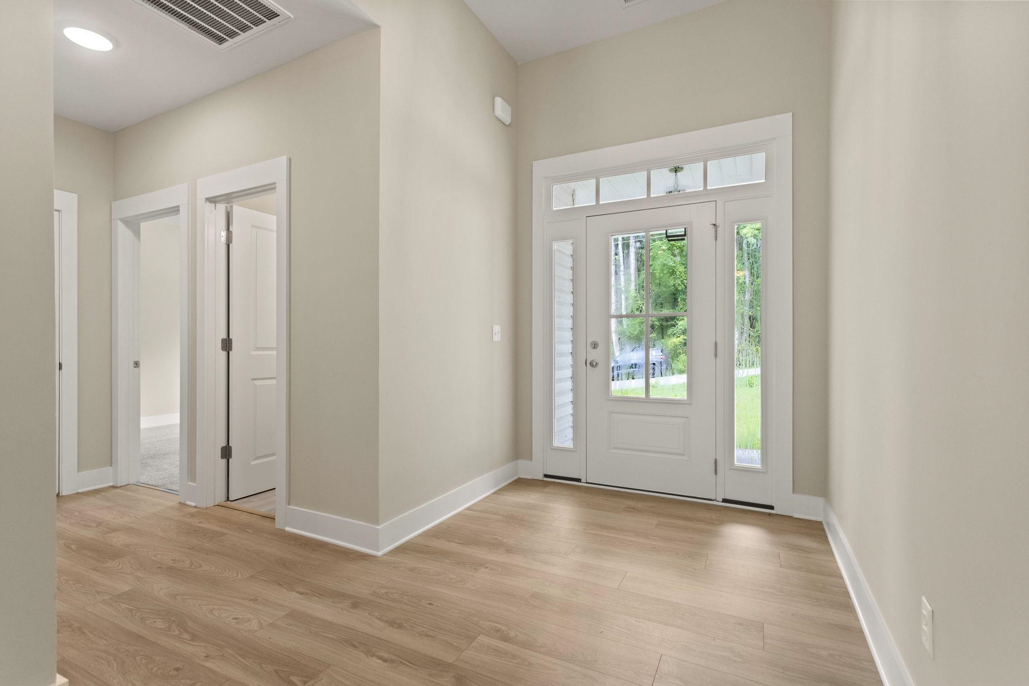 25 Greenbriar Lane Property Photo 3