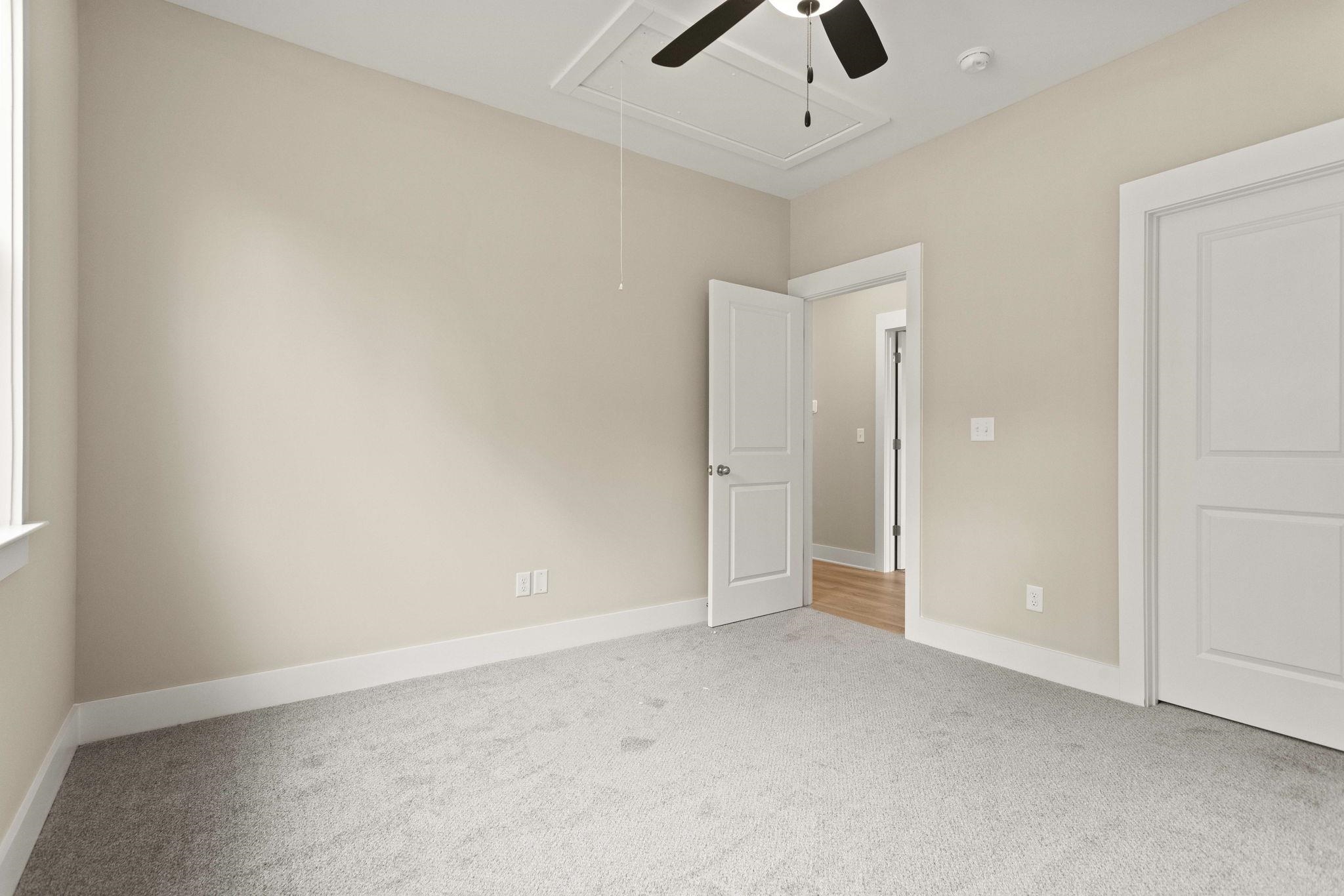 25 Greenbriar Lane Property Photo 6