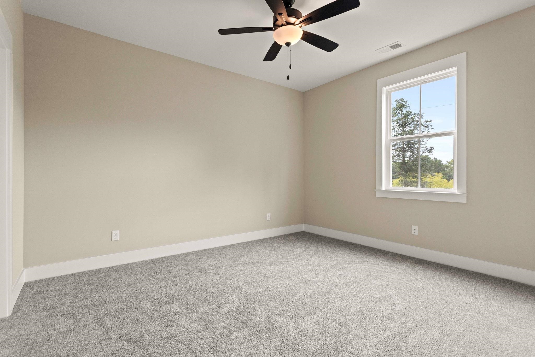 25 Greenbriar Lane Property Photo 7