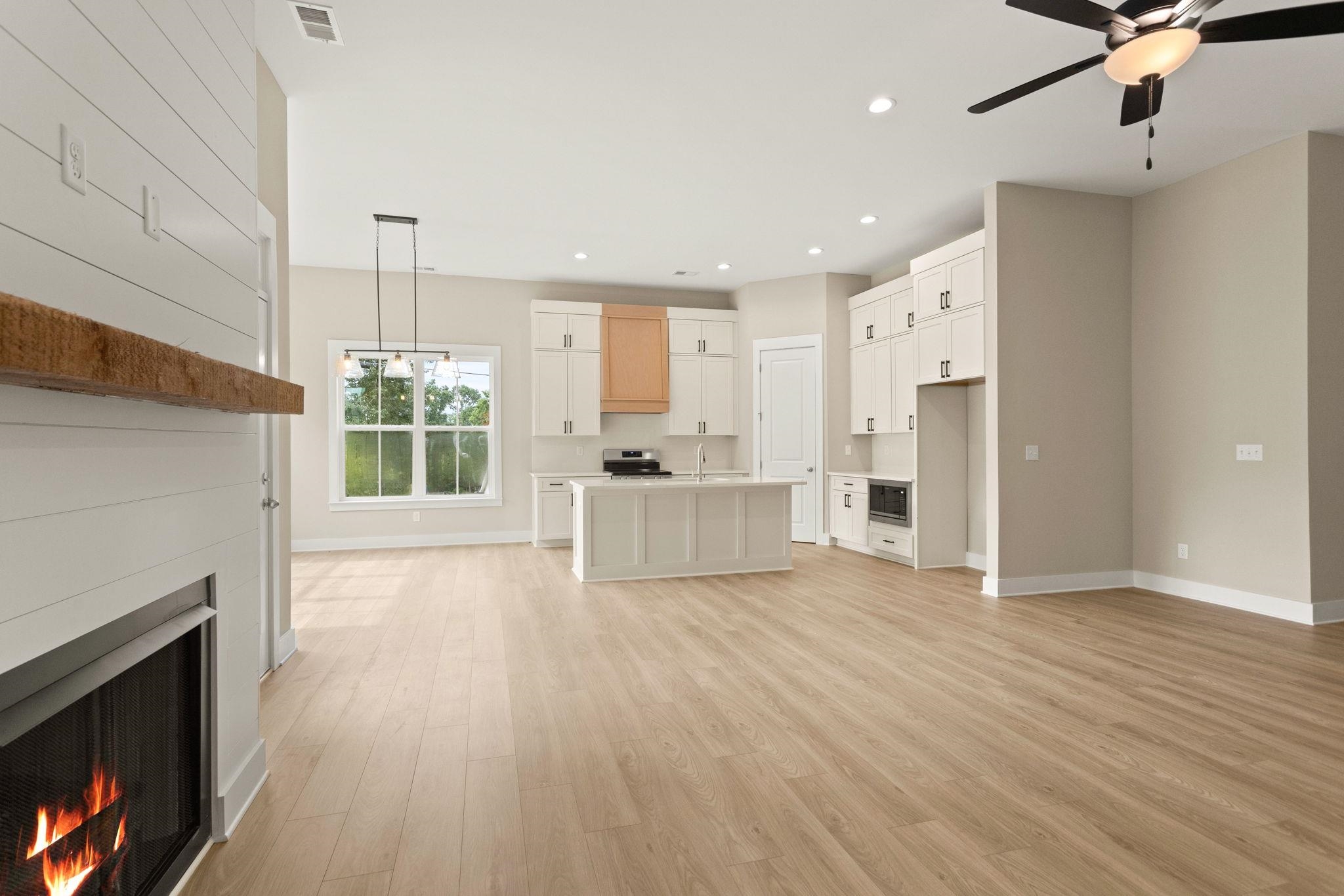 25 Greenbriar Lane Property Photo 10